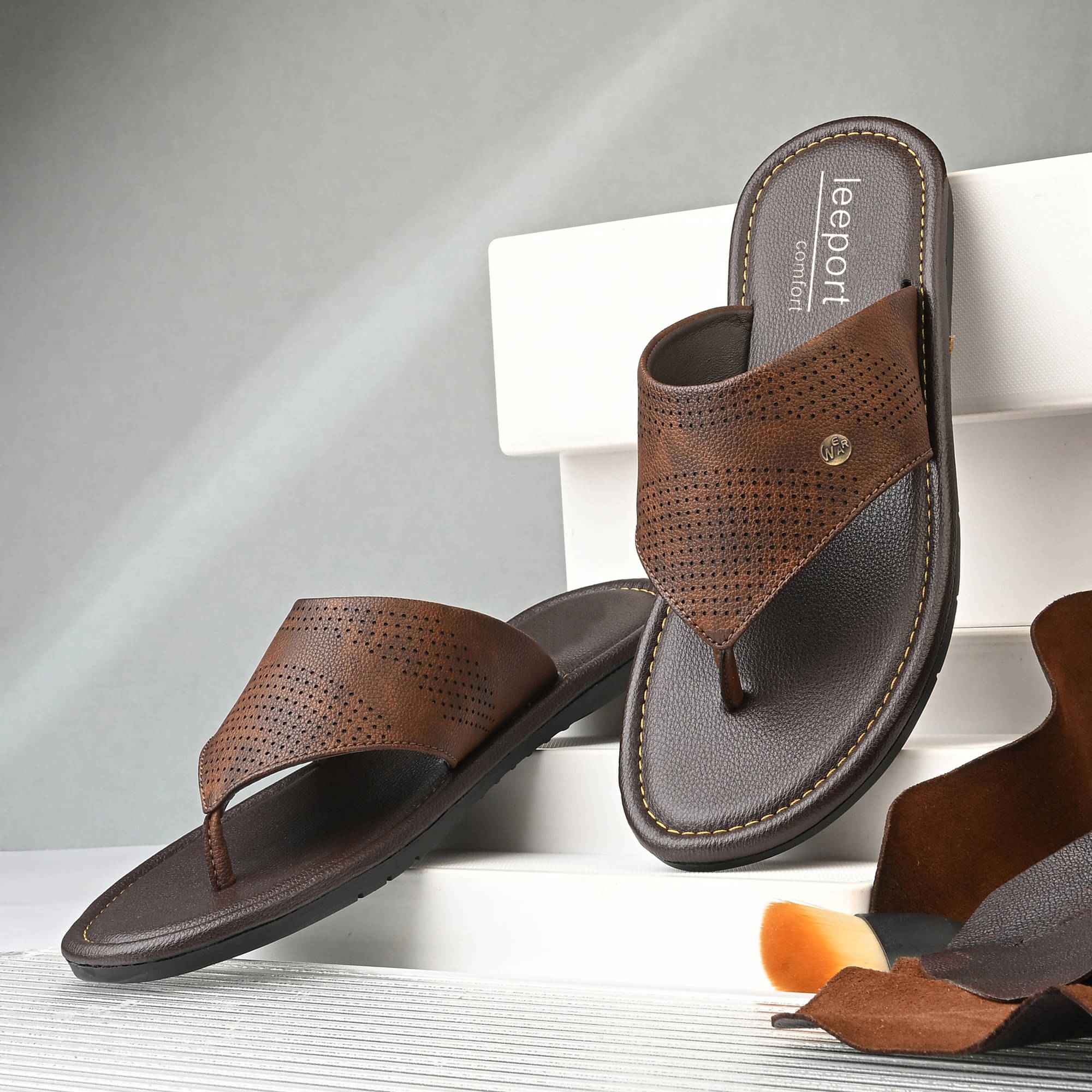     			Leeport Brown Men's Thong Flip Flop
