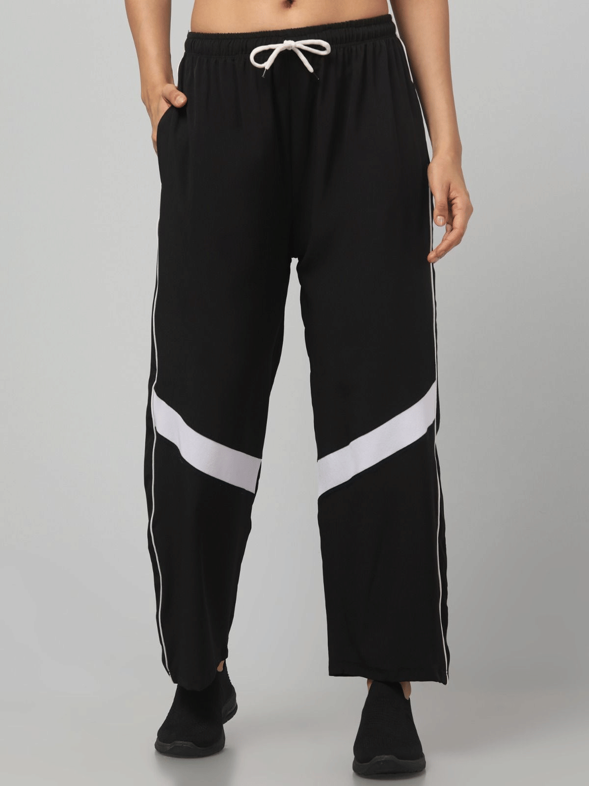     			VEAMOS Women Polyester Wide Leg Trousers ( Black )