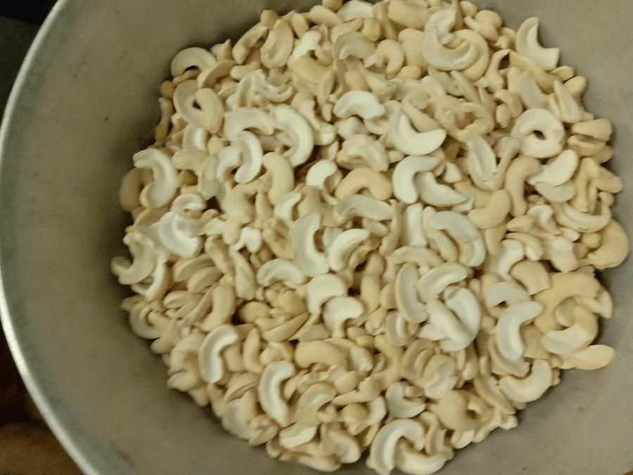     			ANDRA MART Cashew nut (Kaju) 400 g Pack of 4