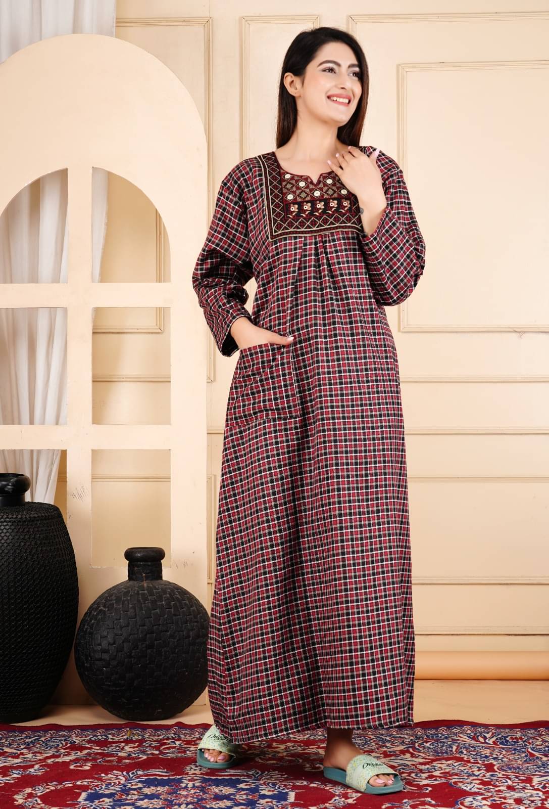     			K.D.PRINTS Woollen Checked Women Regular Nighty ( Multicolor )