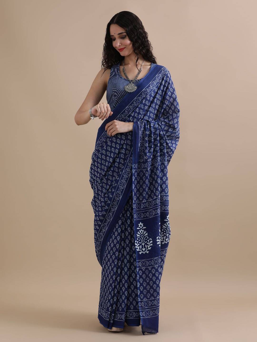 Lovwear Cotton Printed Regular Saree With Unstitched Blouse Piece ( Blue ) Lovwear Cotton Printed Regular Saree With Unstitched Blouse Piece ( Blue )