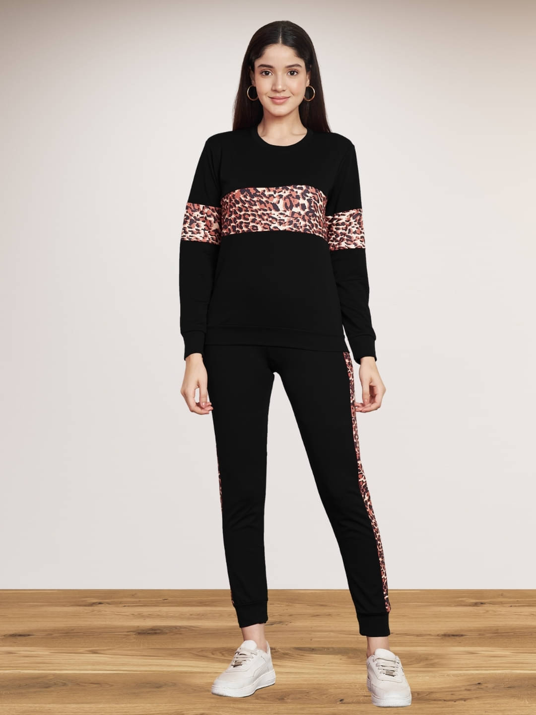 DE TRENDZ Women Printed T-Shirt With Trousers Co-Ord Set ( Black )     			DE TRENDZ Women Printed T-Shirt With Trousers Co-Ord Set ( Black )