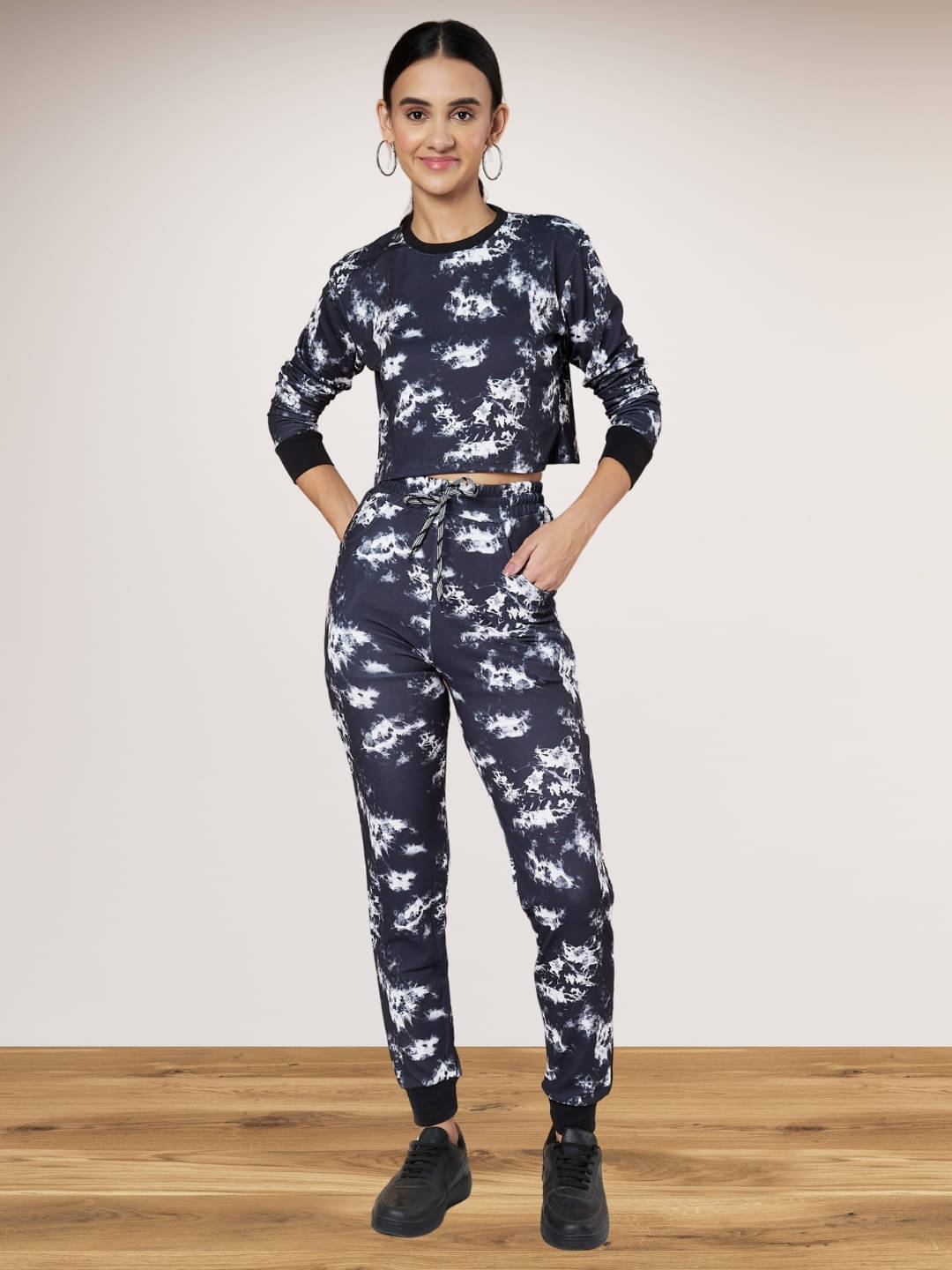 DE TRENDZ Women Printed T-Shirt With Trousers Co-Ord Set ( Black )     			DE TRENDZ Women Printed T-Shirt With Trousers Co-Ord Set ( Black )