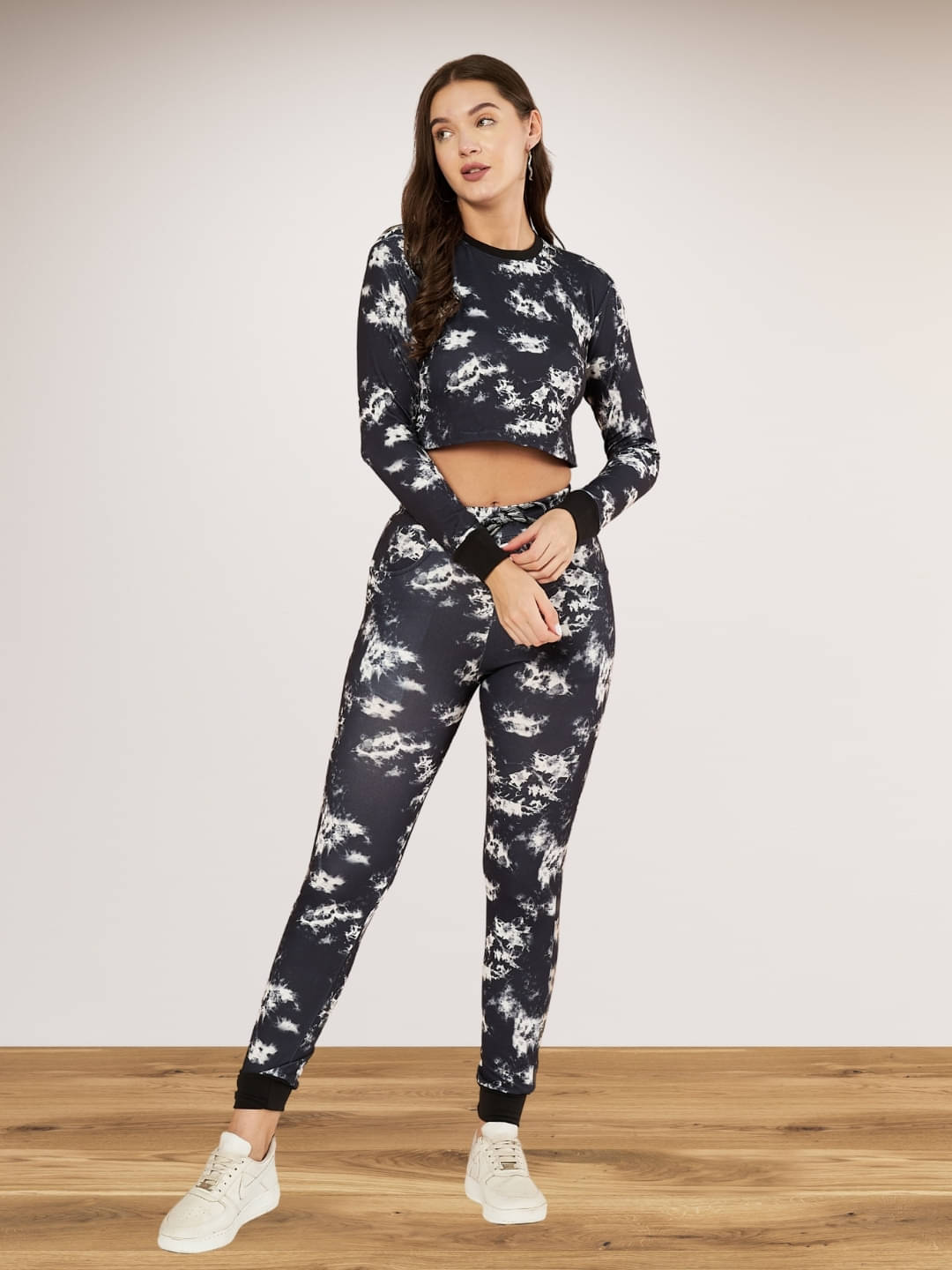     			DE TRENDZ Women Printed T-Shirt With Trousers Co-Ord Set ( Black )