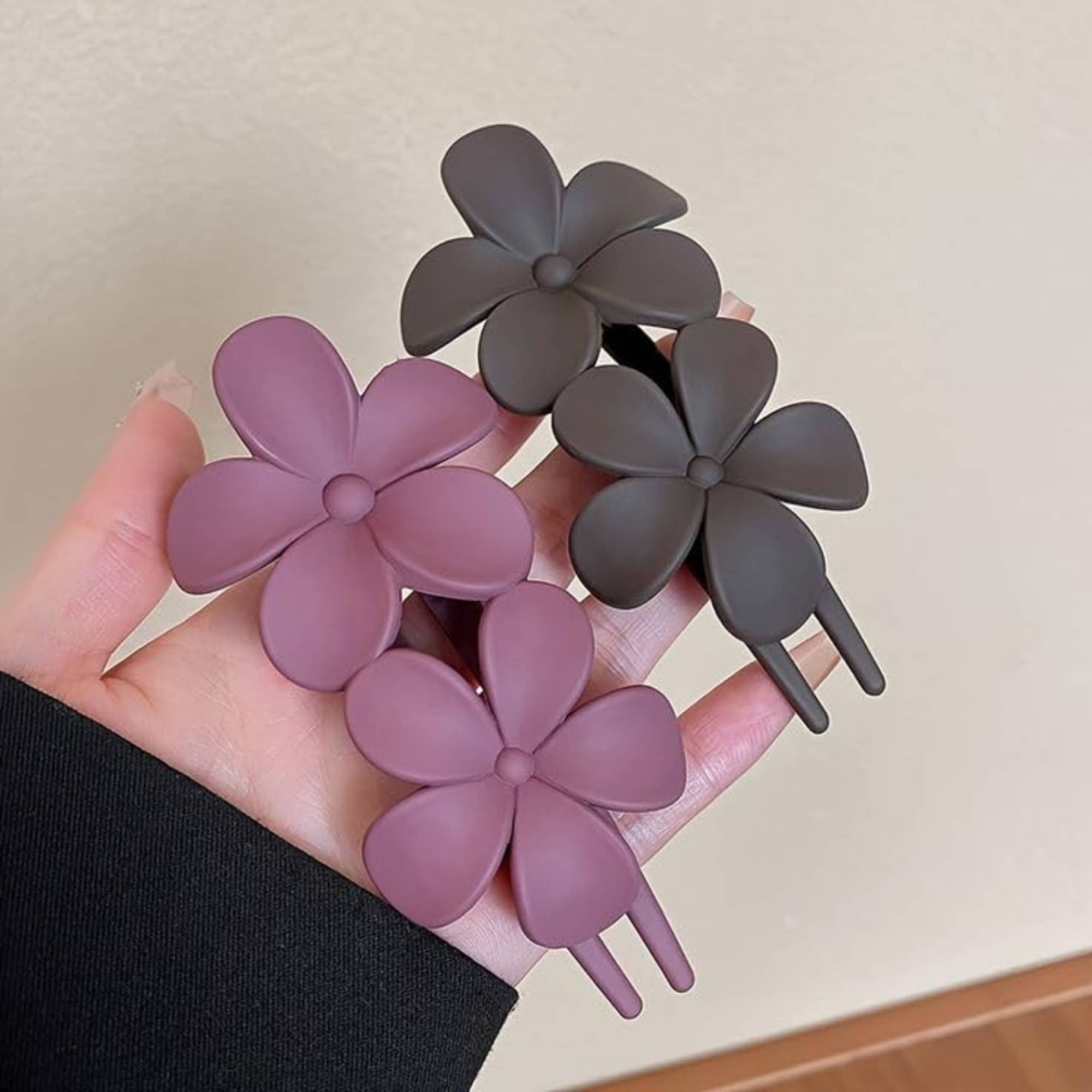     			Freebies GhostWhite Girls Hair Clip ( Pack of 2 )