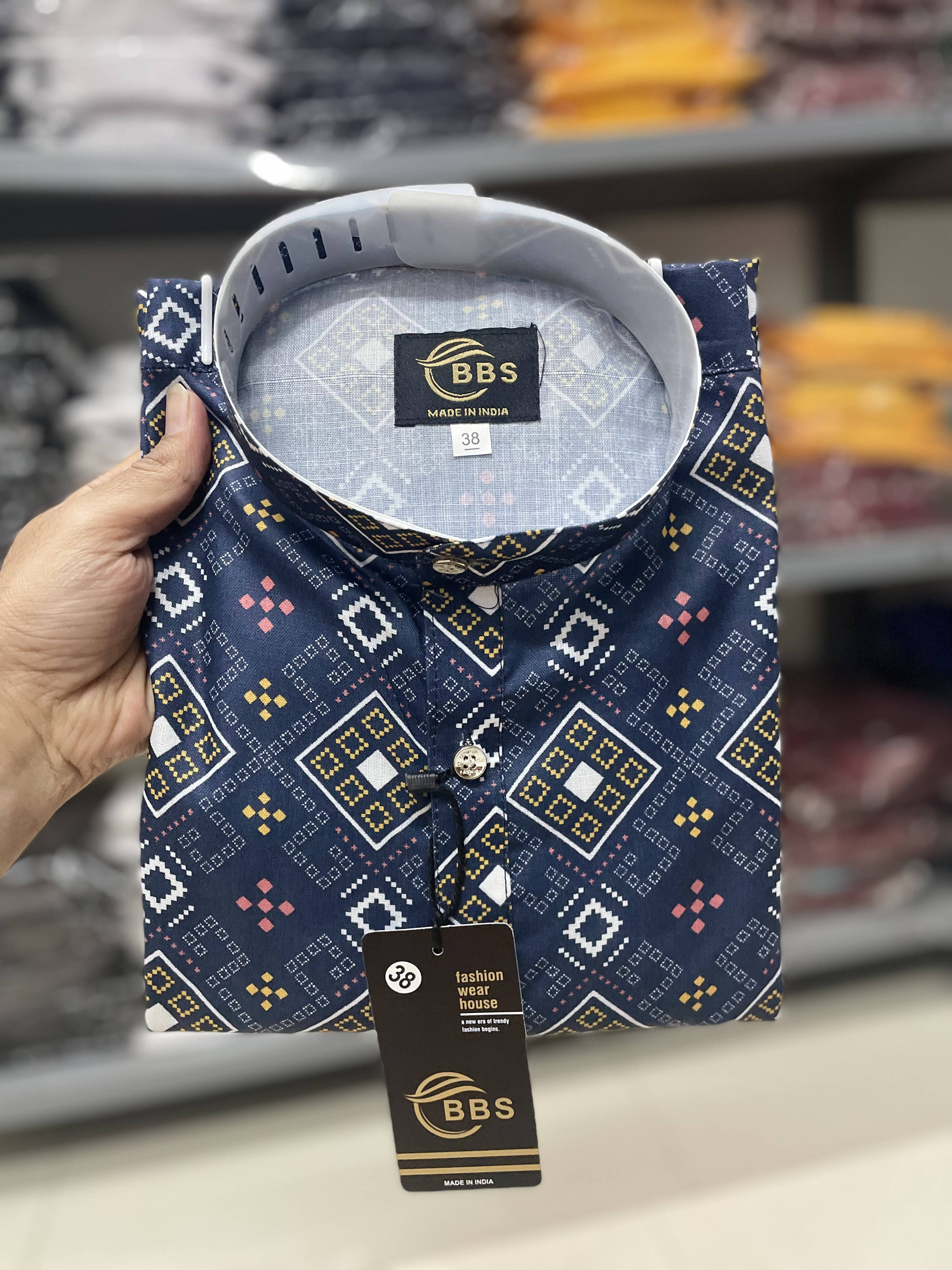 GROWWAX Multicolor 14 Cotton Blend Men's Regular Kurta ( Pack of 1 ) GROWWAX Multicolor 14 Cotton Blend Men's Regular Kurta ( Pack of 1 )