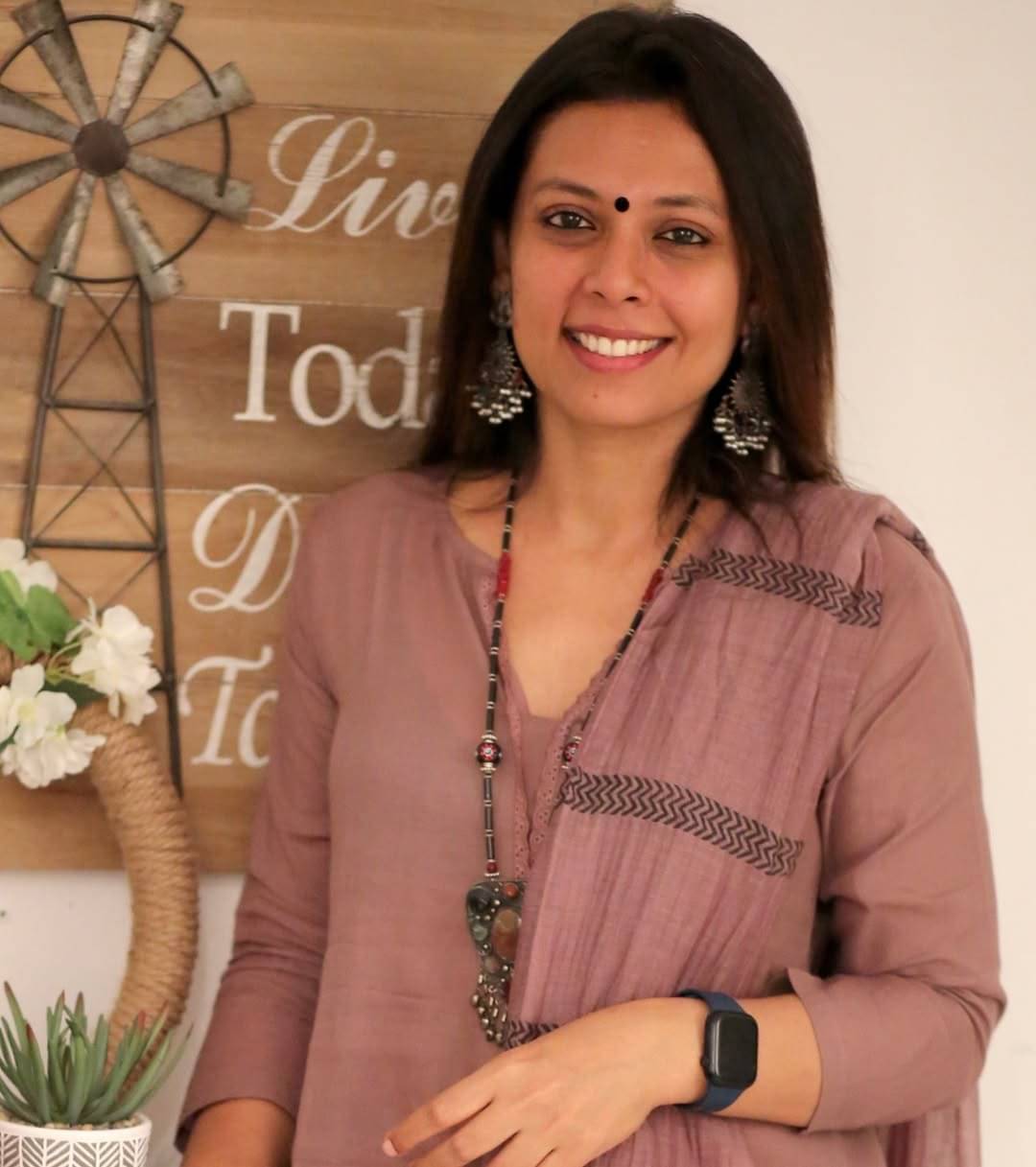 HELWIN DESINGER Women Rayon Solid Straight Kurti With Pants ( Lavender )     			HELWIN DESINGER Women Rayon Solid Straight Kurti With Pants ( Lavender )