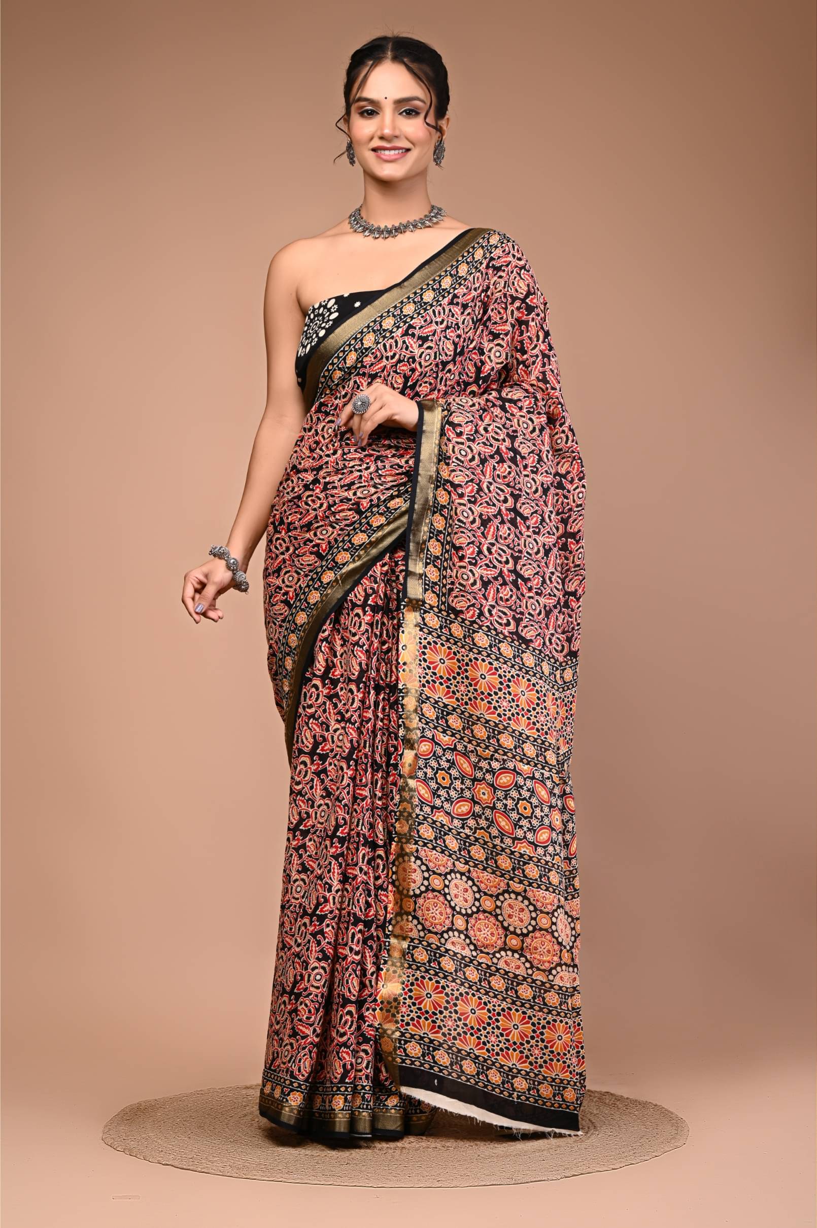 Lovwear Cotton Printed Regular Saree With Unstitched Blouse Piece ( Maroon )     			Lovwear Cotton Printed Regular Saree With Unstitched Blouse Piece ( Maroon )