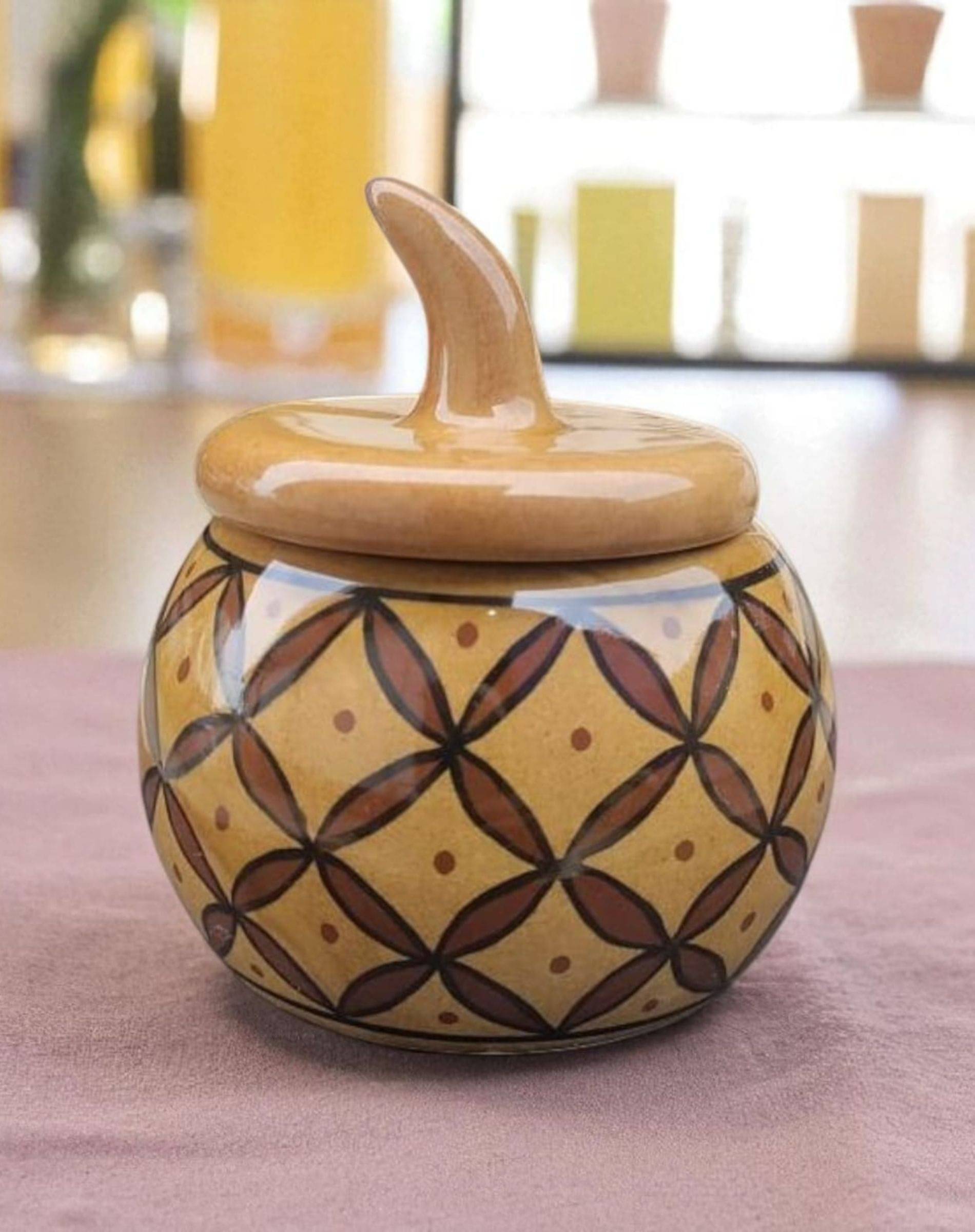 Malaikah Ceramic Salt Jar Gld Ceramic Gold Tea/Coffee/Sugar Container ( Set of 1 ) Malaikah Ceramic Salt Jar Gld Ceramic Gold Tea/Coffee/Sugar Container ( Set of 1 )