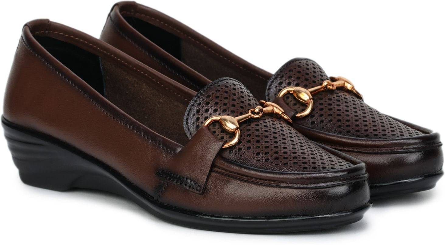     			Zoom Shoes Brown Women's Casual Ballerinas