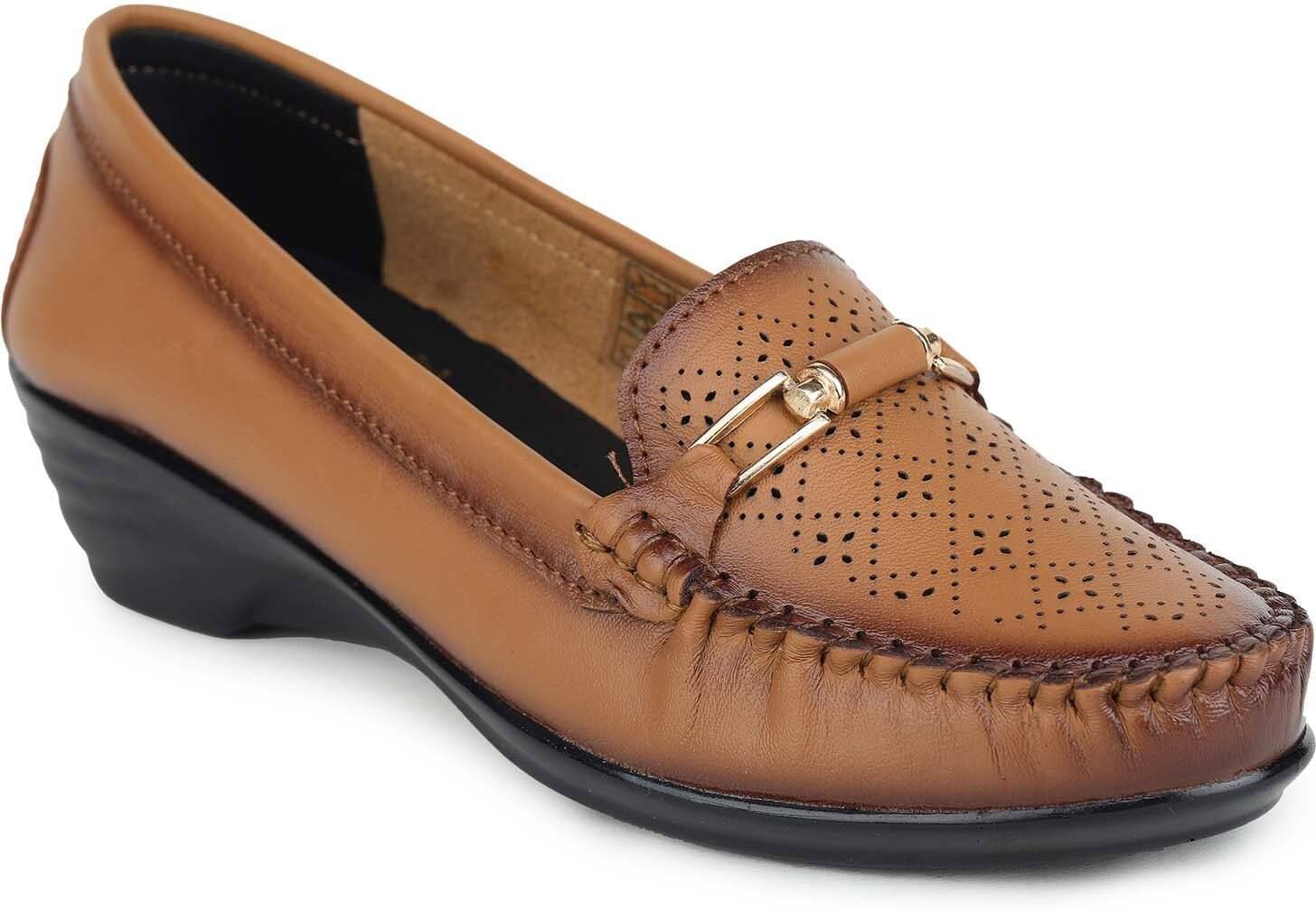     			Zoom Shoes Tan Women's Casual Ballerinas