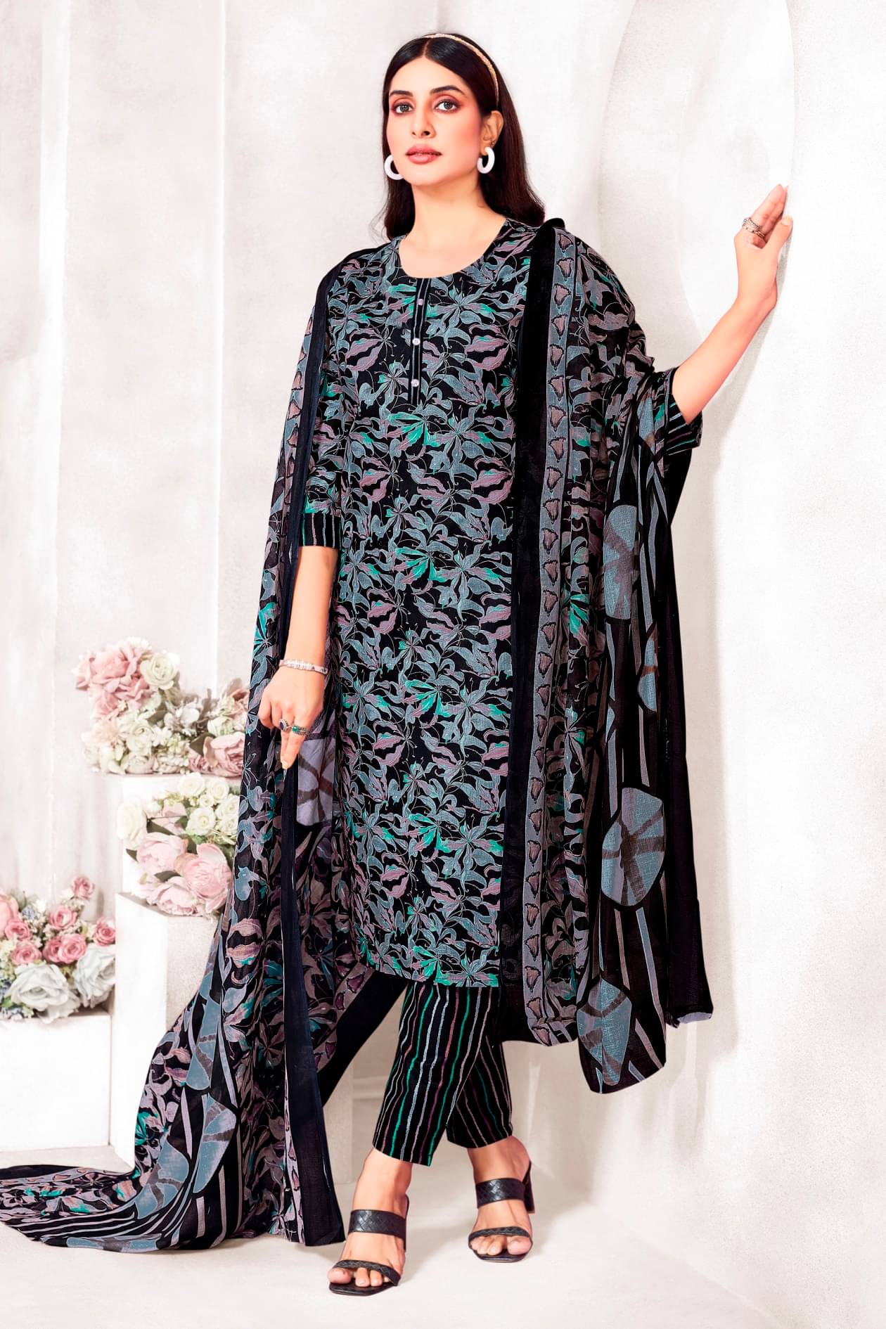 shree jeenmata collection Women Cotton Printed Straight Kurti With Pants ( Black ) shree jeenmata collection Women Cotton Printed Straight Kurti With Pants ( Black )