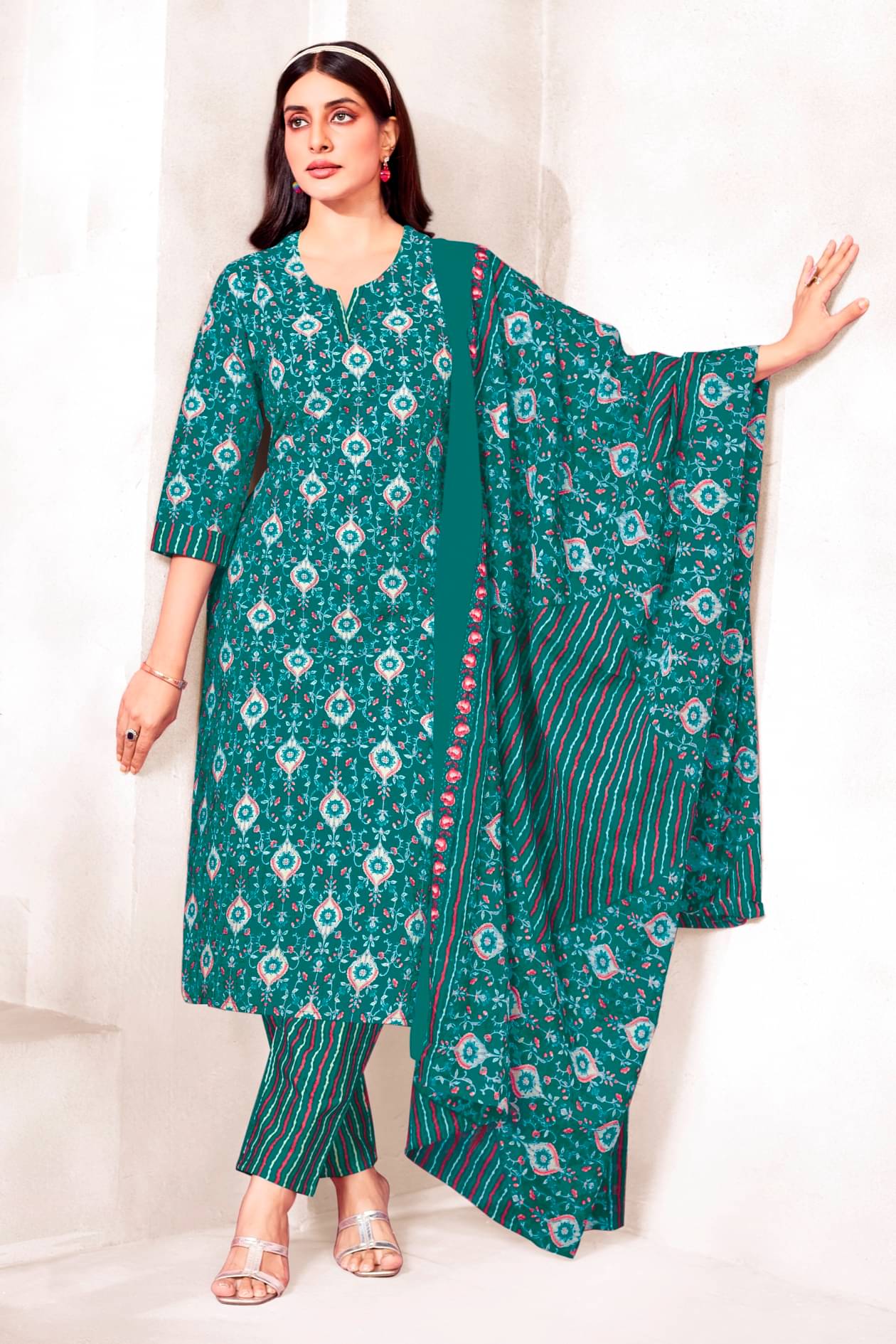 shree jeenmata collection Women Cotton Printed Straight Kurti With Pants ( Green )     			shree jeenmata collection Women Cotton Printed Straight Kurti With Pants ( Green )