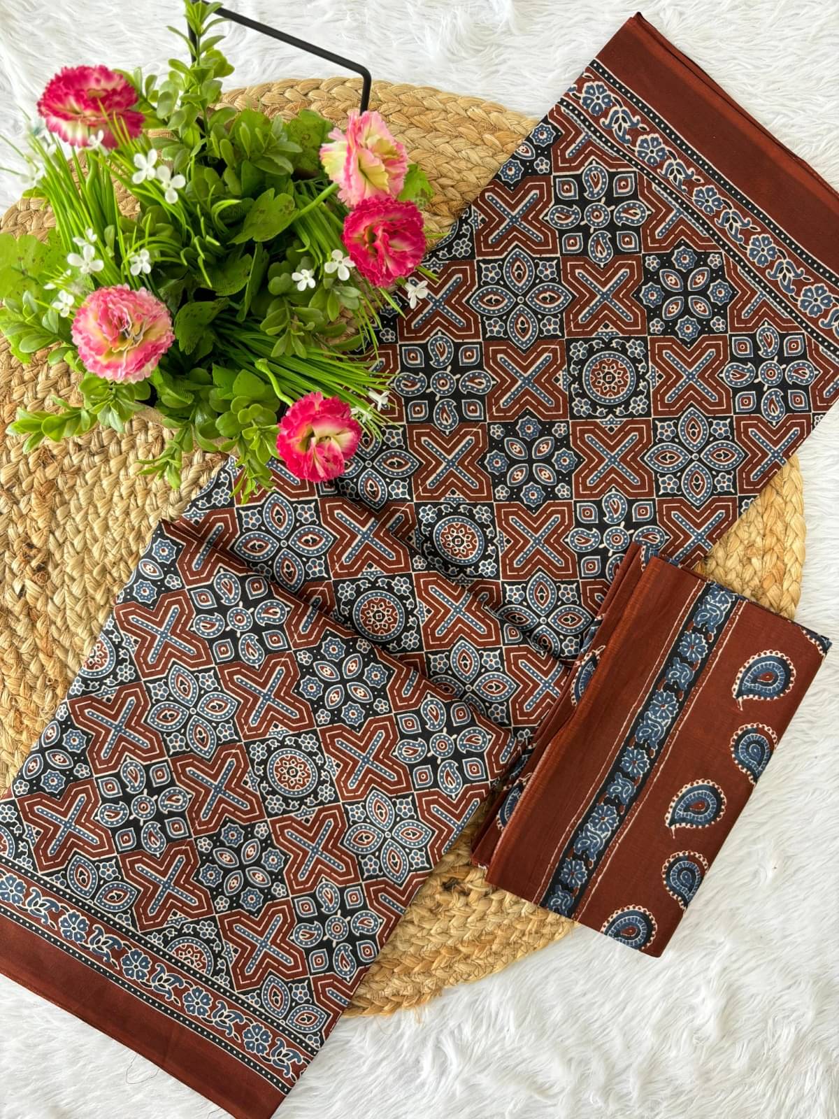     			BRENZZAFASHION Cotton Printed Bhagalpuri Saree With Unstitched Blouse Piece ( Gold )