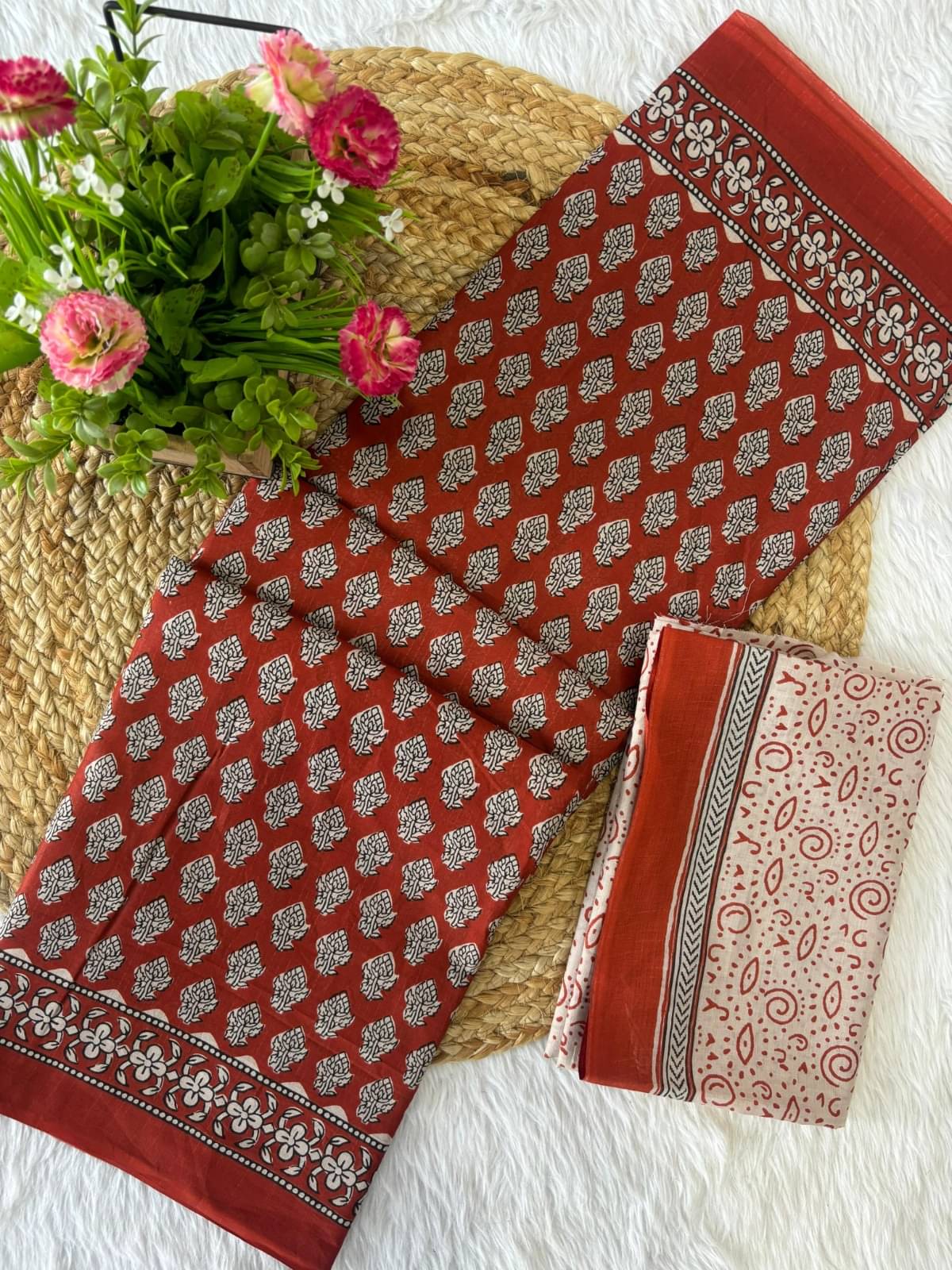 BRENZZAFASHION Cotton Printed Bhagalpuri Saree With Unstitched Blouse Piece ( Khaki )     			BRENZZAFASHION Cotton Printed Bhagalpuri Saree With Unstitched Blouse Piece ( Khaki )