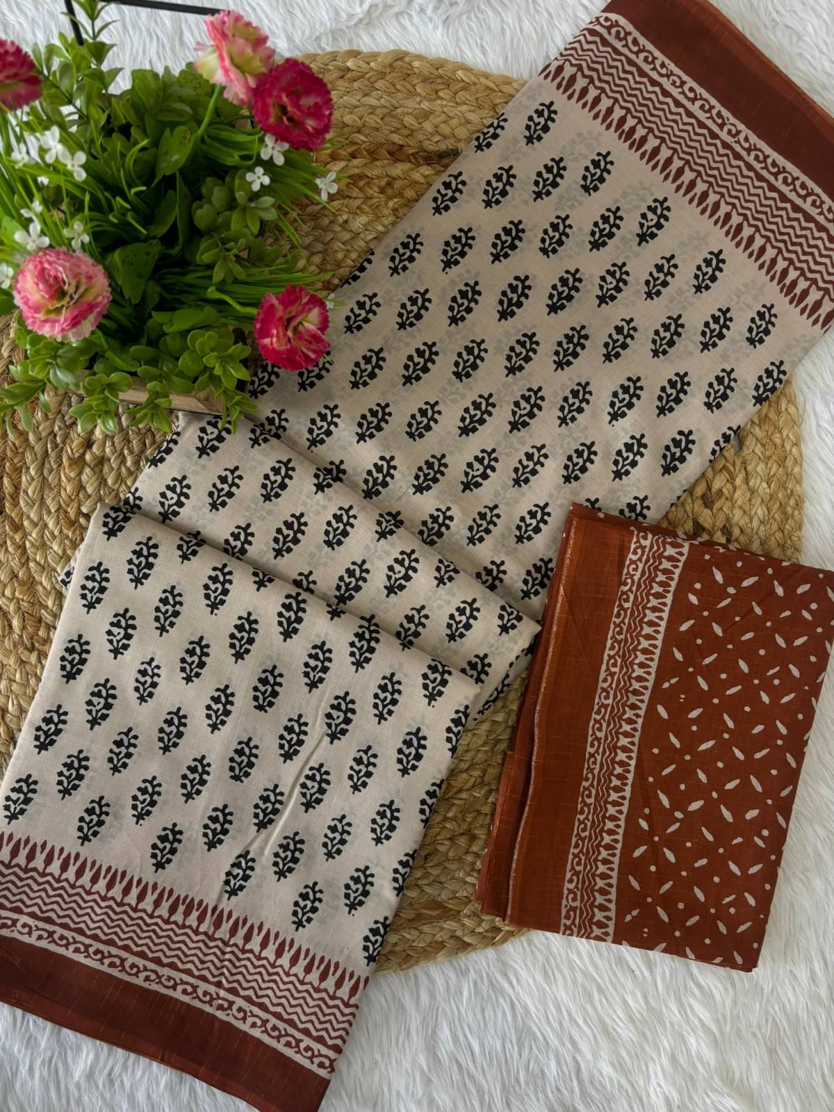     			BRENZZAFASHION Cotton Printed Bhagalpuri Saree With Unstitched Blouse Piece ( Multicolor )