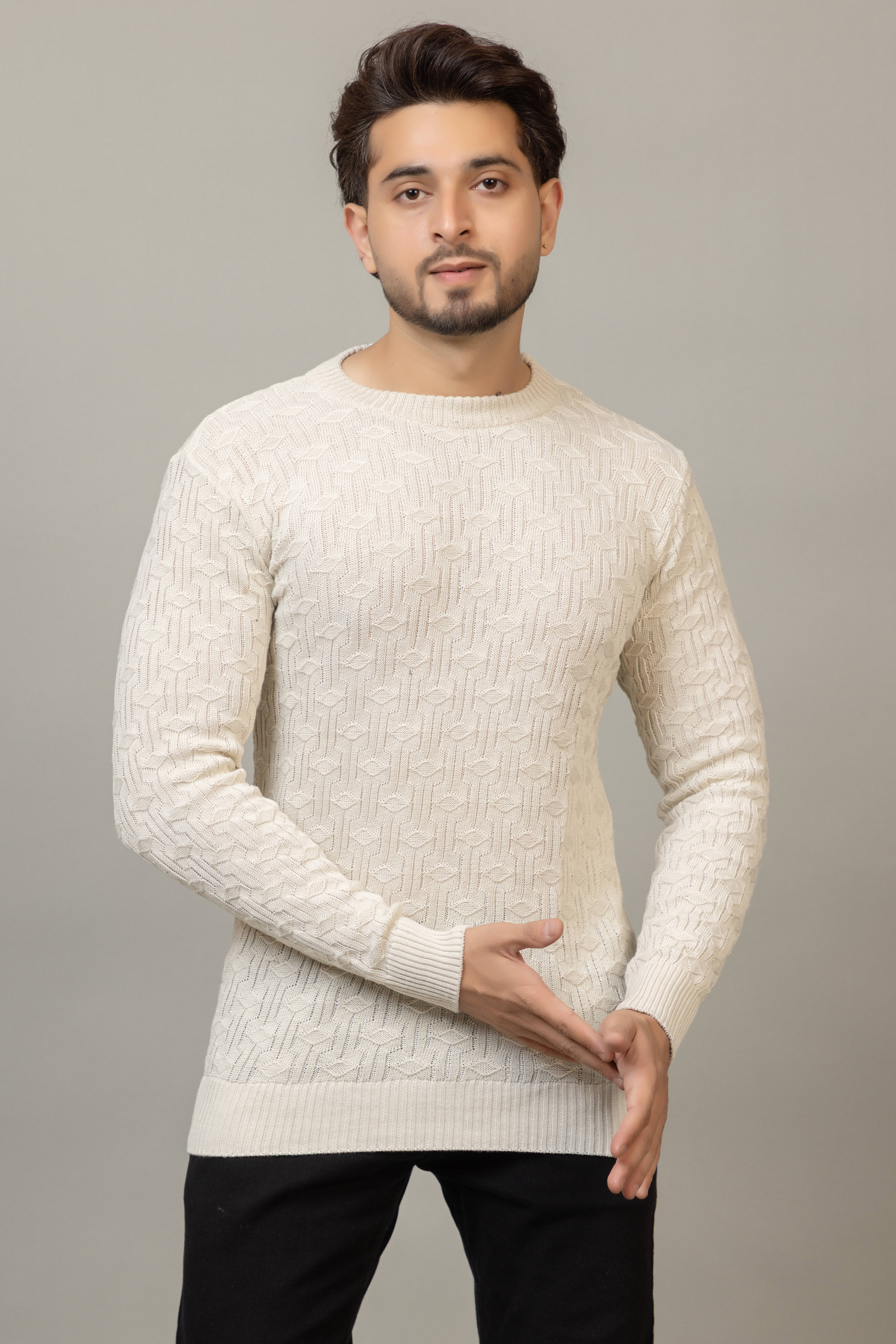 SHREYNKA Woollen Round Neck Men's Full Sleeves Pullover Sweater - Off White ( Pack of 1 )     			SHREYNKA Woollen Round Neck Men's Full Sleeves Pullover Sweater - Off White ( Pack of 1 )