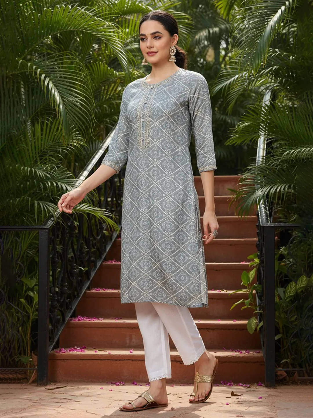 Vaamsi Women Cotton Blend Embroidered Straight Kurti ( Grey ) Vaamsi Women Cotton Blend Embroidered Straight Kurti ( Grey )