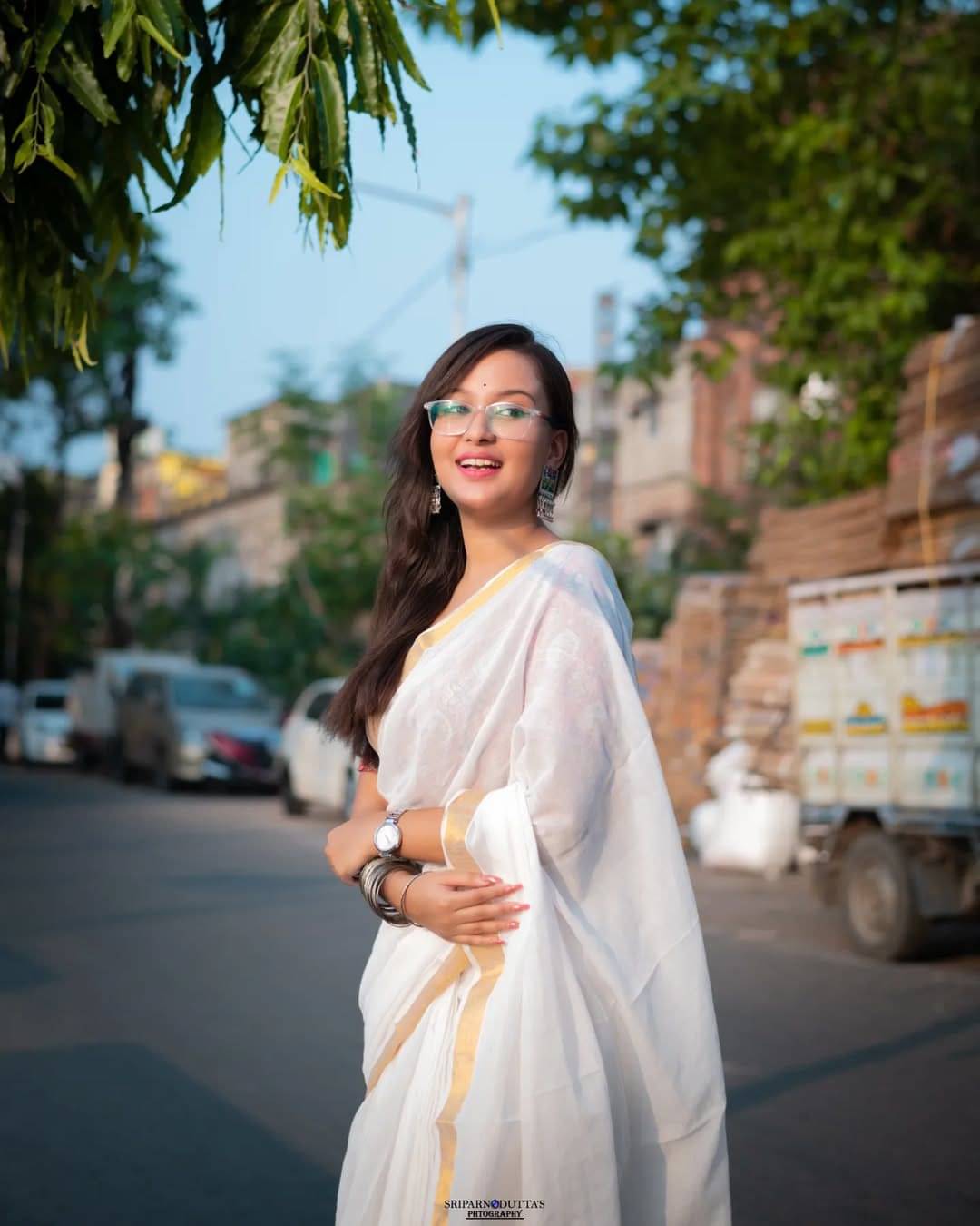 luffy luke Cotton Blend Solid Venkatagiri Saree With Unstitched Blouse Piece ( White )     			luffy luke Cotton Blend Solid Venkatagiri Saree With Unstitched Blouse Piece ( White )