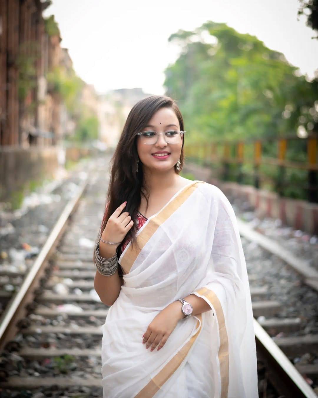 luffy luke Cotton Blend Solid Venkatagiri Saree With Unstitched Blouse Piece ( White )     			luffy luke Cotton Blend Solid Venkatagiri Saree With Unstitched Blouse Piece ( White )