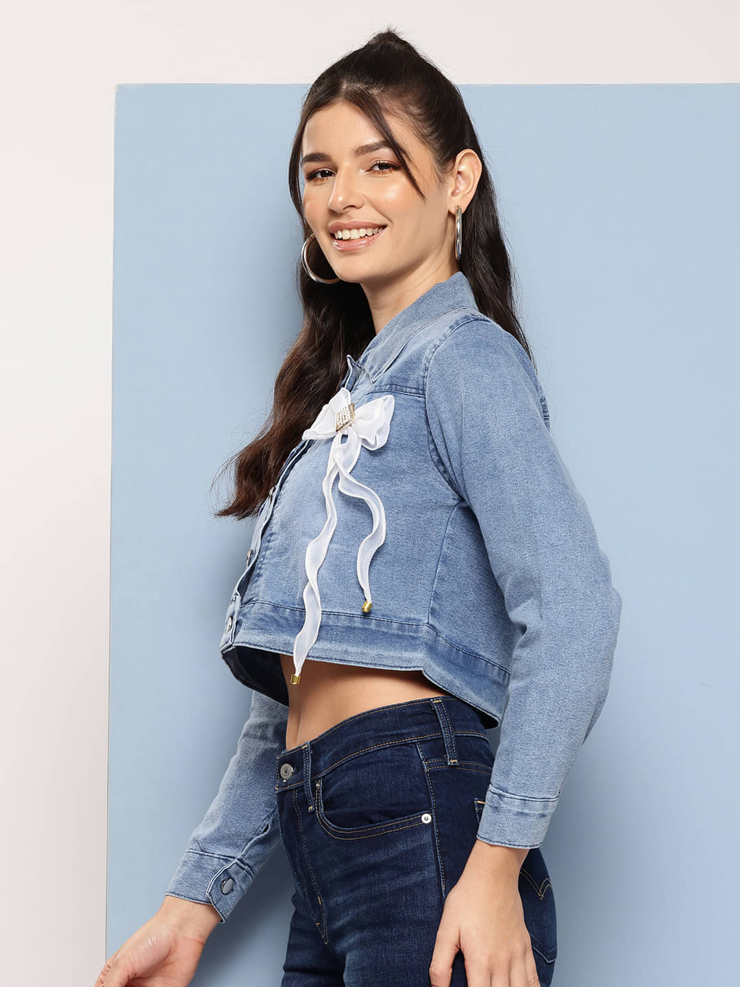 Aarika Women Shirt Collar Denim Jacket ( Blue ) Aarika Women Shirt Collar Denim Jacket ( Blue )