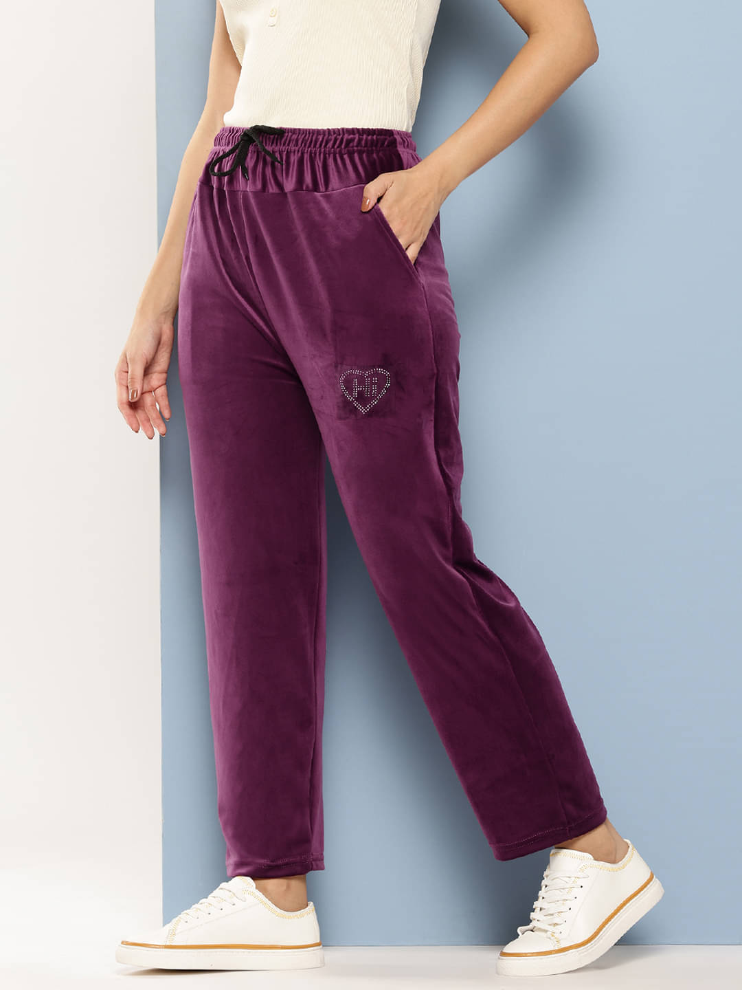     			Aarika Women Velvet Casual Trousers ( Purple )