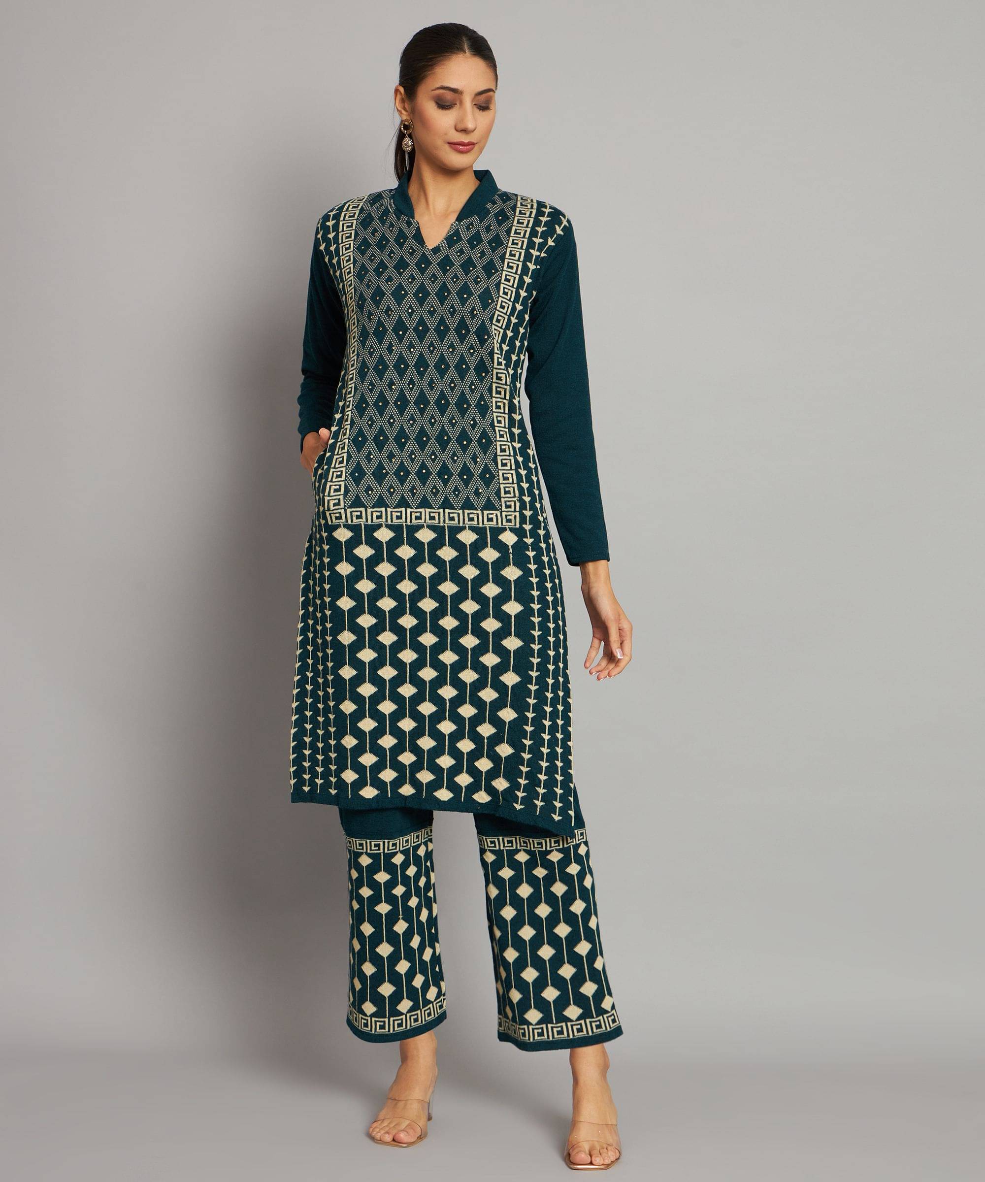    			BLUSHH COLLECTION Women Woollen Printed Straight Kurti With Palazzo ( Multicolor )