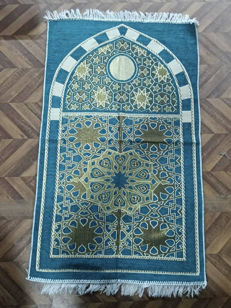 Essensa furnishings Blue Single Velvet Prayer Mat ( 121 X 60 cm )     			Essensa furnishings Blue Single Velvet Prayer Mat ( 121 X 60 cm )