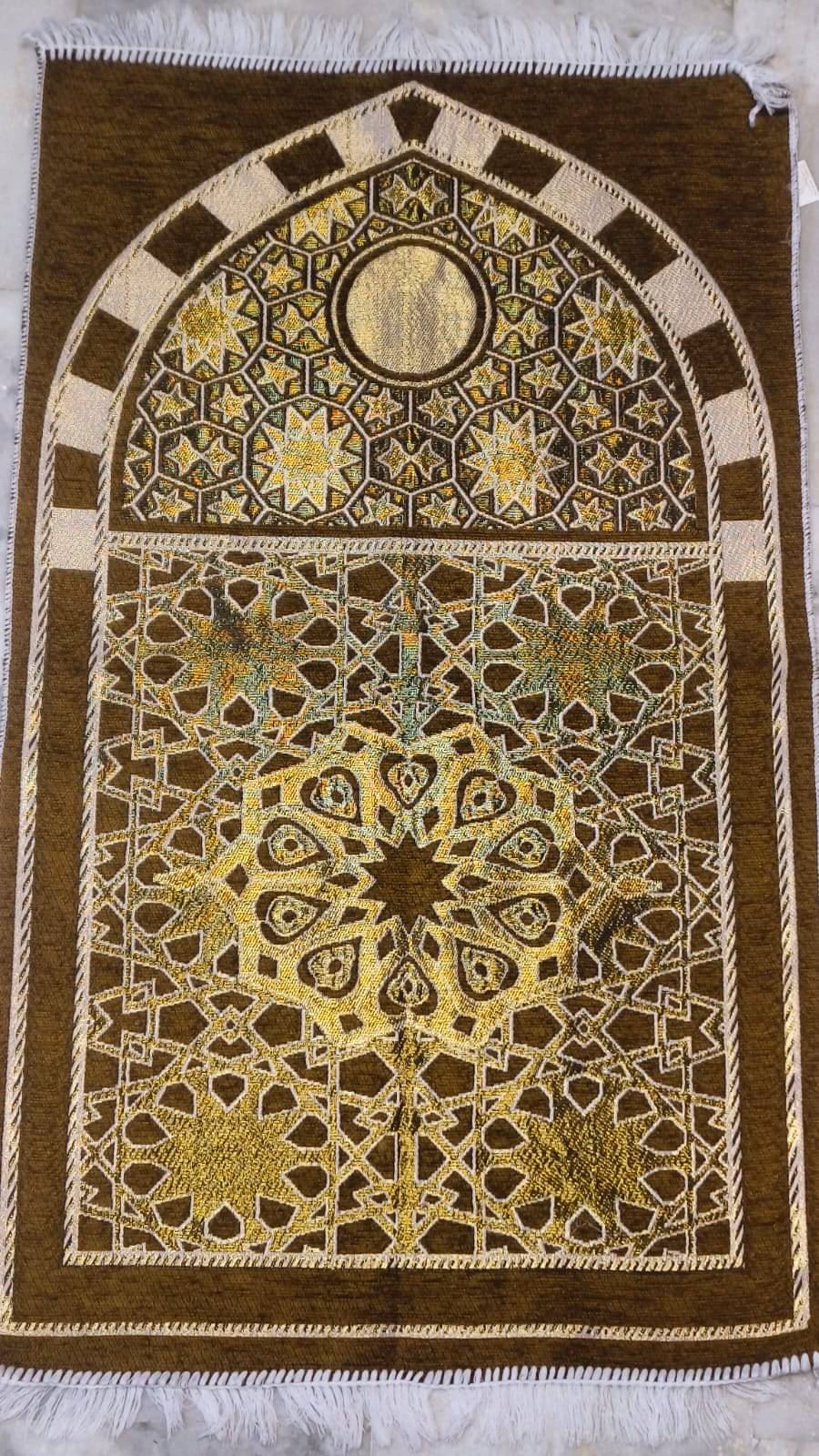 Essensa furnishings Gold Single Velvet Prayer Mat ( 121 X 60 cm ) Essensa furnishings Gold Single Velvet Prayer Mat ( 121 X 60 cm )