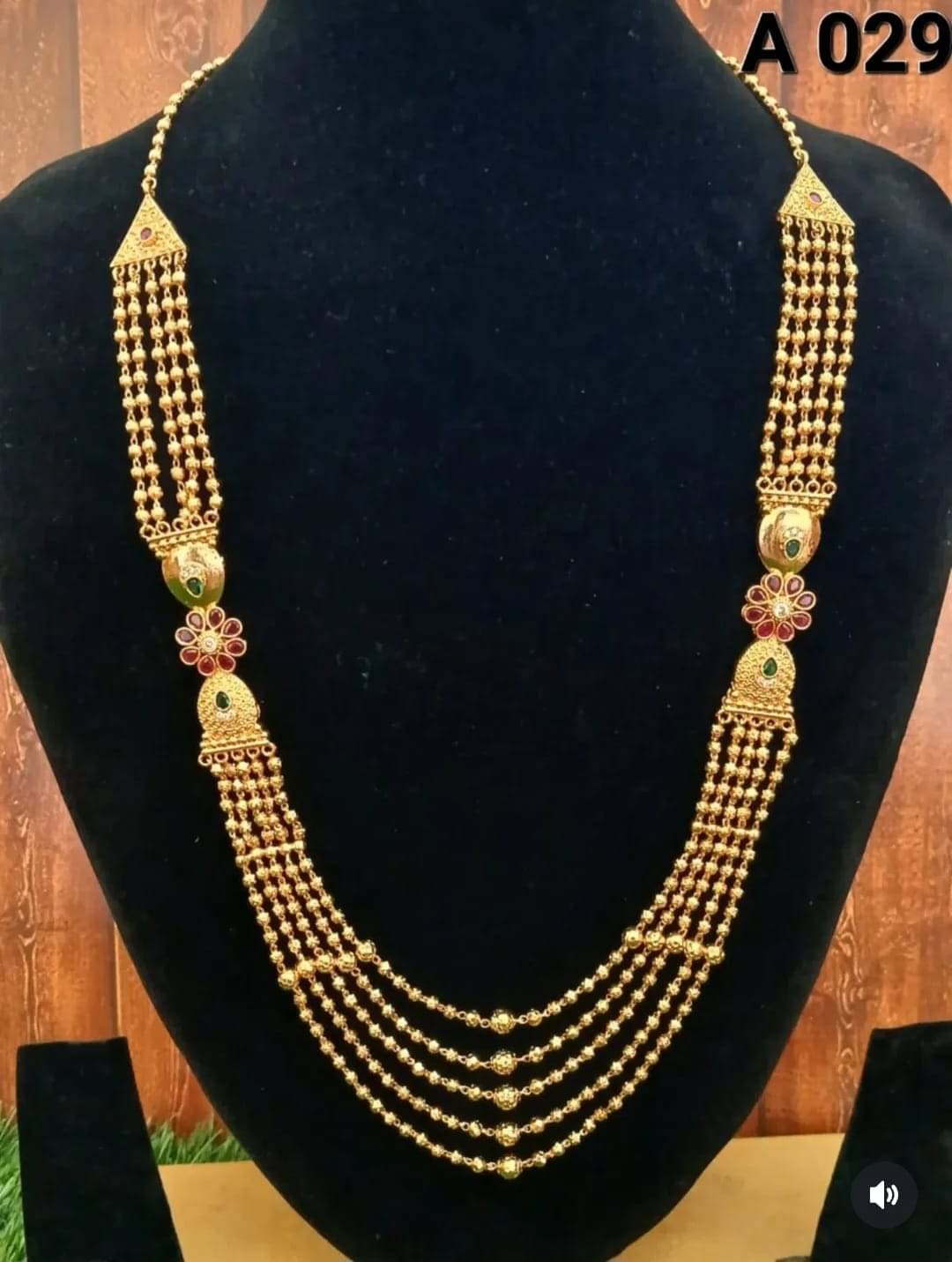     			Gold Covering and Fancy Jewellery Golden Copper Necklace ( Pack of 1 )