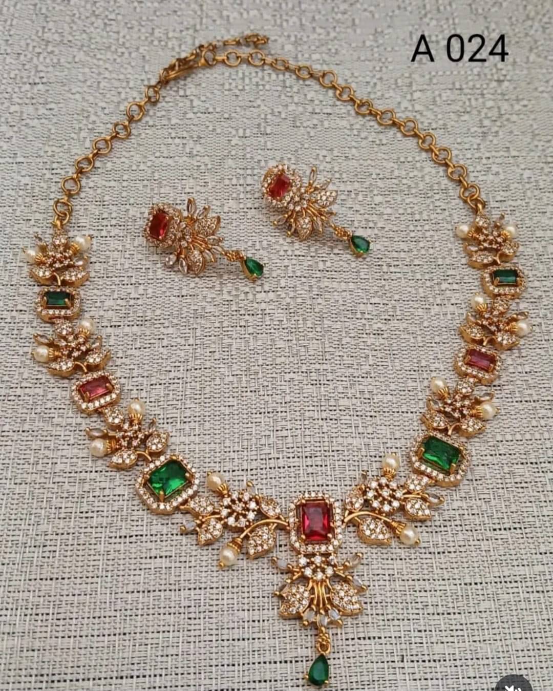     			Gold Covering and Fancy Jewellery Multi Color Copper Necklace Set ( Pack of 1 )