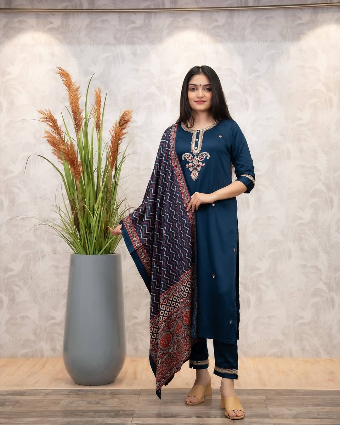 VS MALL Women Chanderi Silk Embroidered Straight Kurti With Pants ( Navy )     			VS MALL Women Chanderi Silk Embroidered Straight Kurti With Pants ( Navy )