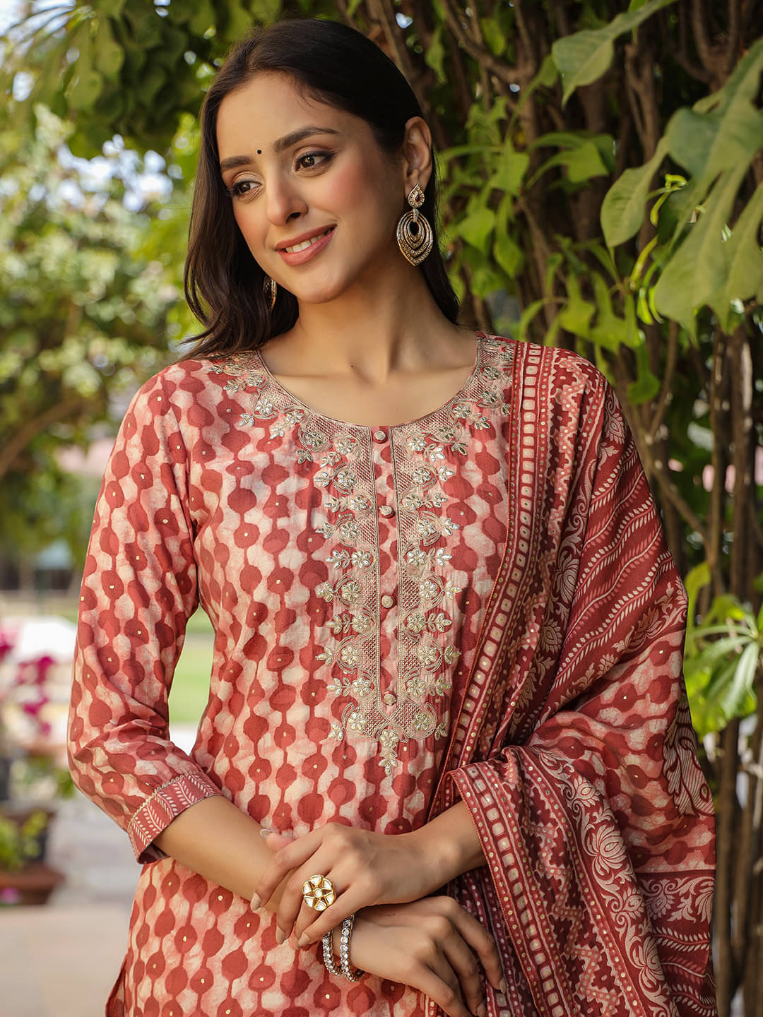     			Vaamsi Women Silk Blend Printed Straight Kurti With Pants ( Maroon )