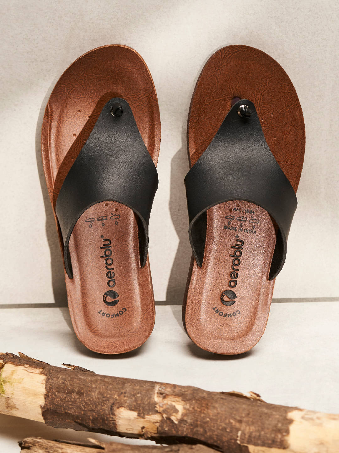     			Aeroblu Black Women's Slipper