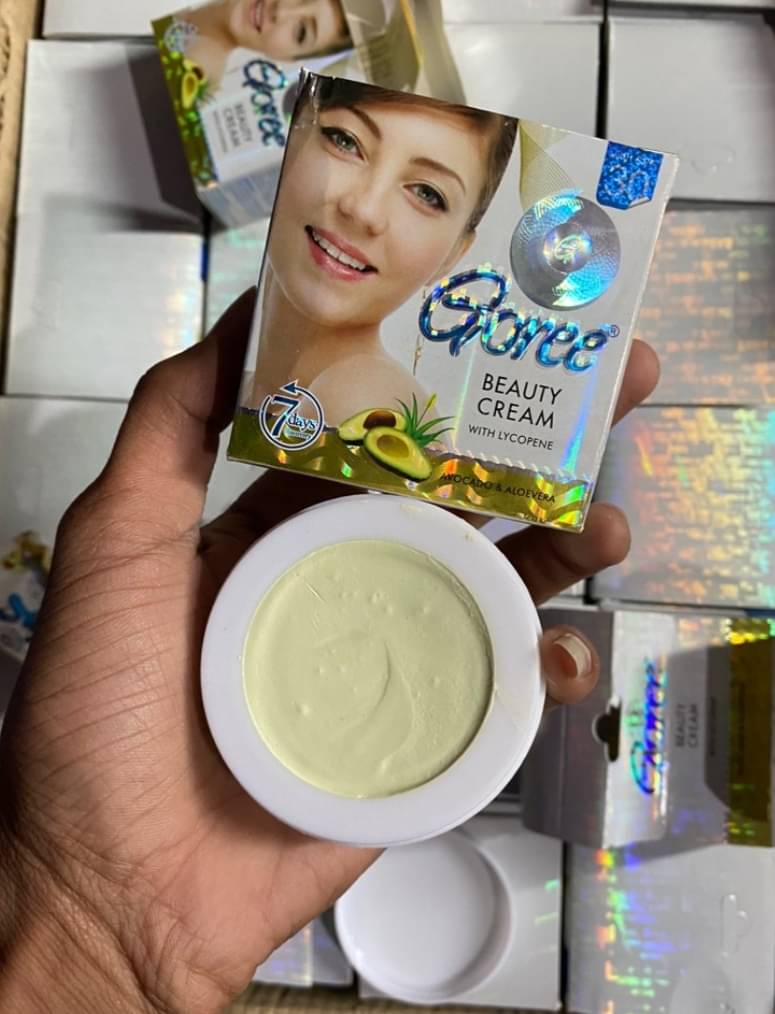     			AARAV FASHION STORE Day Cream All Skin Type Saffron ( 30g gm )