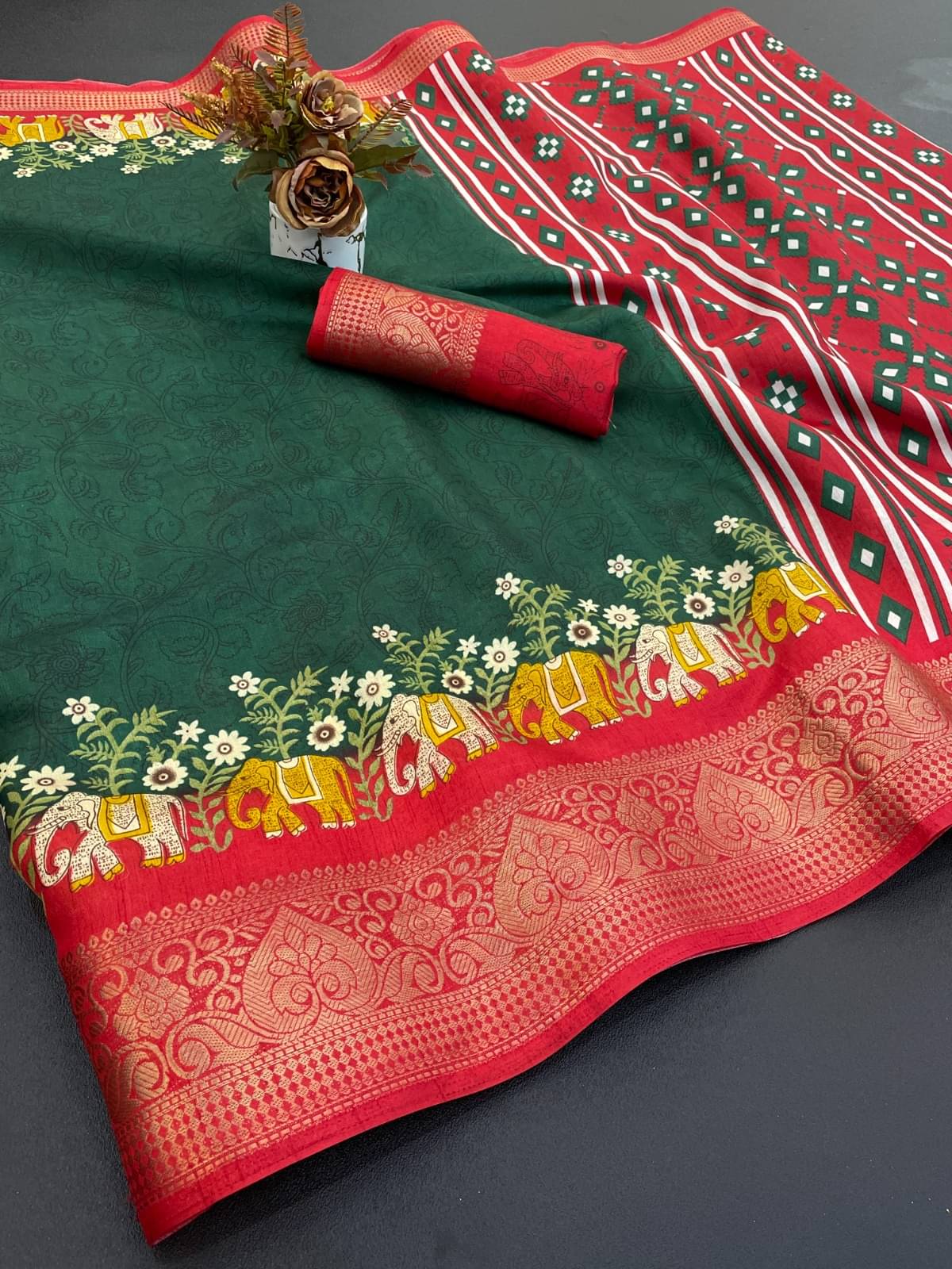 Aika Art Silk Printed Regular Saree With Unstitched Blouse Piece ( Green ) Aika Art Silk Printed Regular Saree With Unstitched Blouse Piece ( Green )