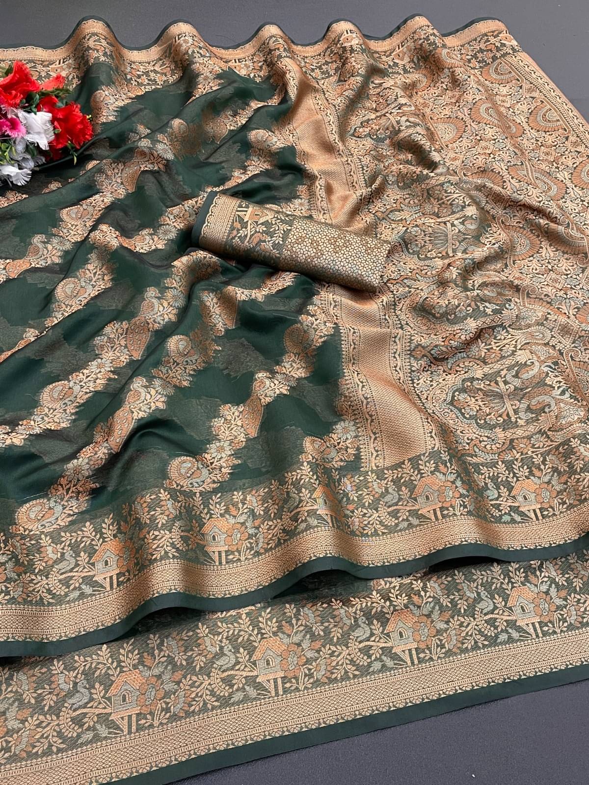 Aika Organza Printed Regular Saree With Unstitched Blouse Piece ( Green ) Aika Organza Printed Regular Saree With Unstitched Blouse Piece ( Green )