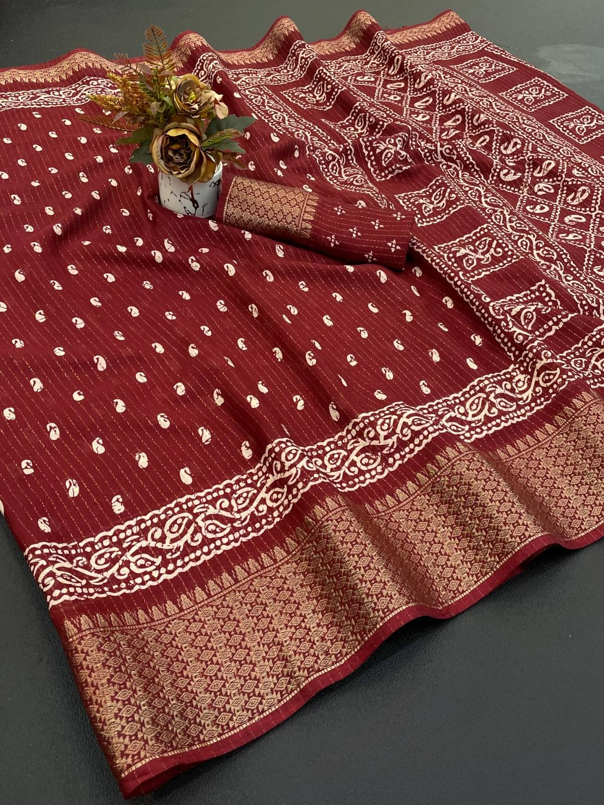     			A TO Z CART Art Silk Printed Regular Saree With Unstitched Blouse Piece ( Maroon )
