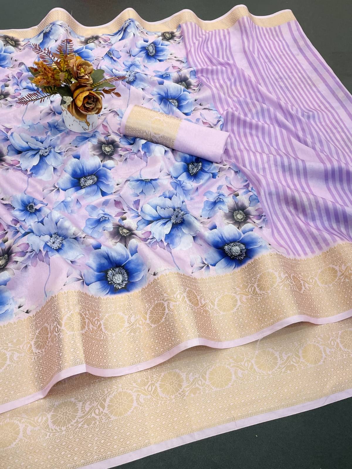 A TO Z CART Art Silk Printed Regular Saree With Unstitched Blouse Piece ( Lavender ) A TO Z CART Art Silk Printed Regular Saree With Unstitched Blouse Piece ( Lavender )