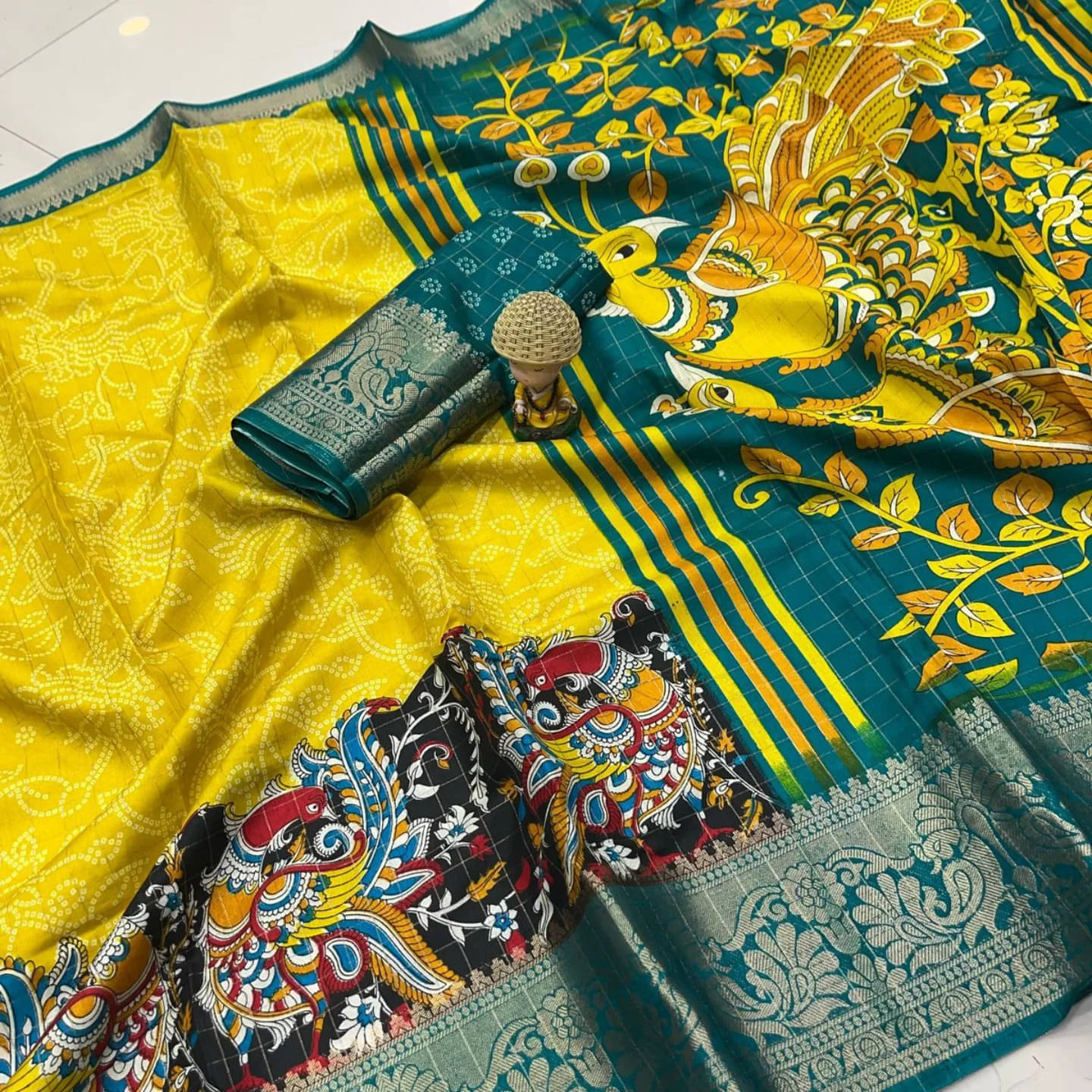     			A TO Z CART Art Silk Printed Regular Saree With Unstitched Blouse Piece ( Yellow )