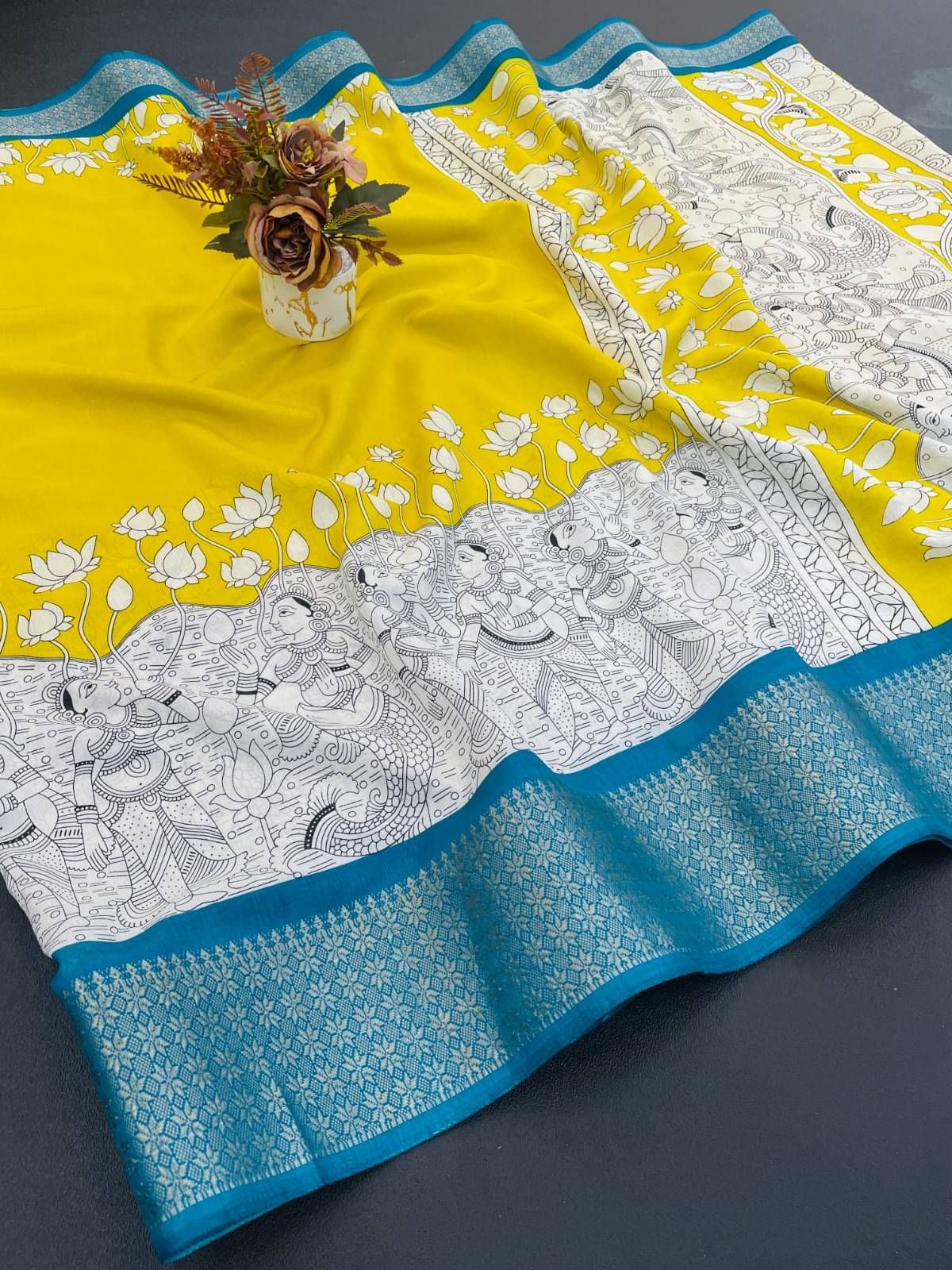     			A TO Z CART Art Silk Printed Regular Saree With Unstitched Blouse Piece ( Yellow )