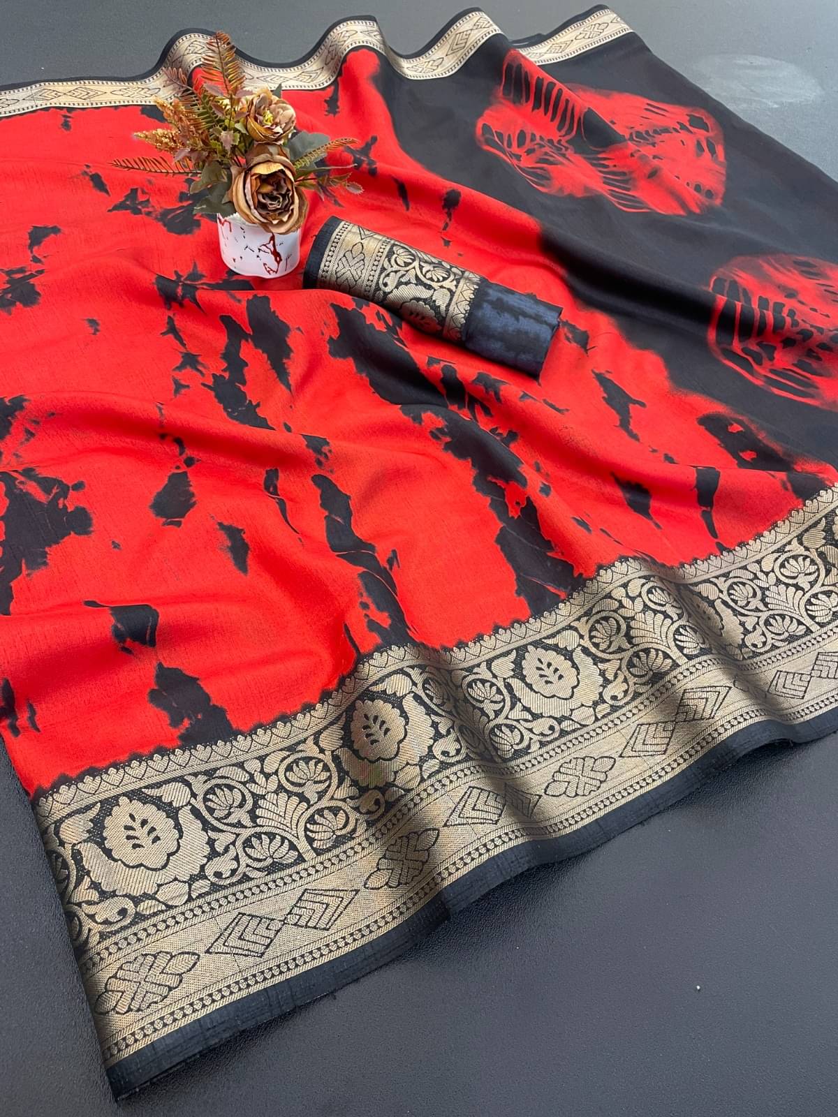 A TO Z CART Art Silk Printed Regular Saree With Unstitched Blouse Piece ( Red ) A TO Z CART Art Silk Printed Regular Saree With Unstitched Blouse Piece ( Red )