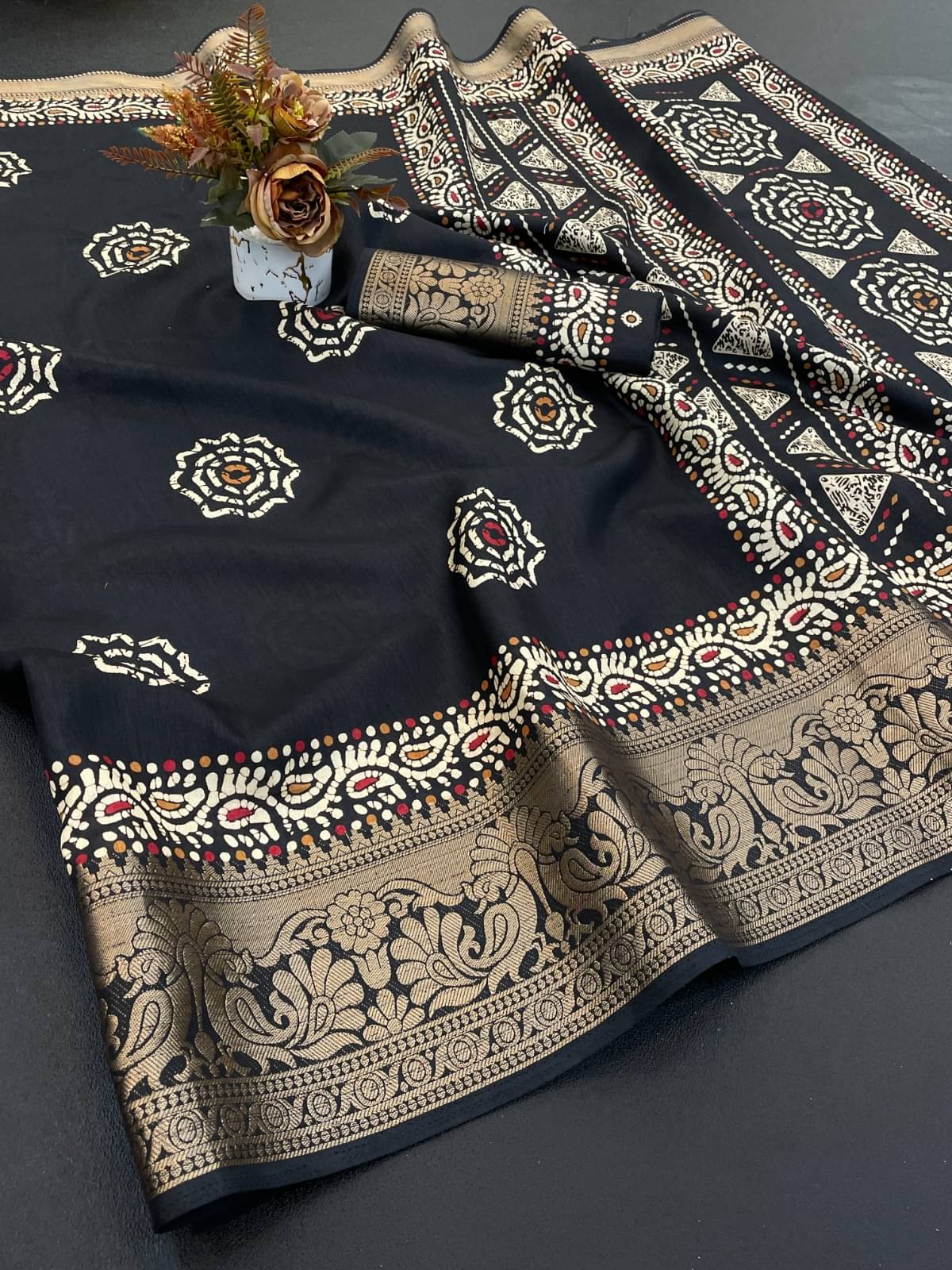     			A TO Z CART Art Silk Printed Regular Saree With Unstitched Blouse Piece ( Black )