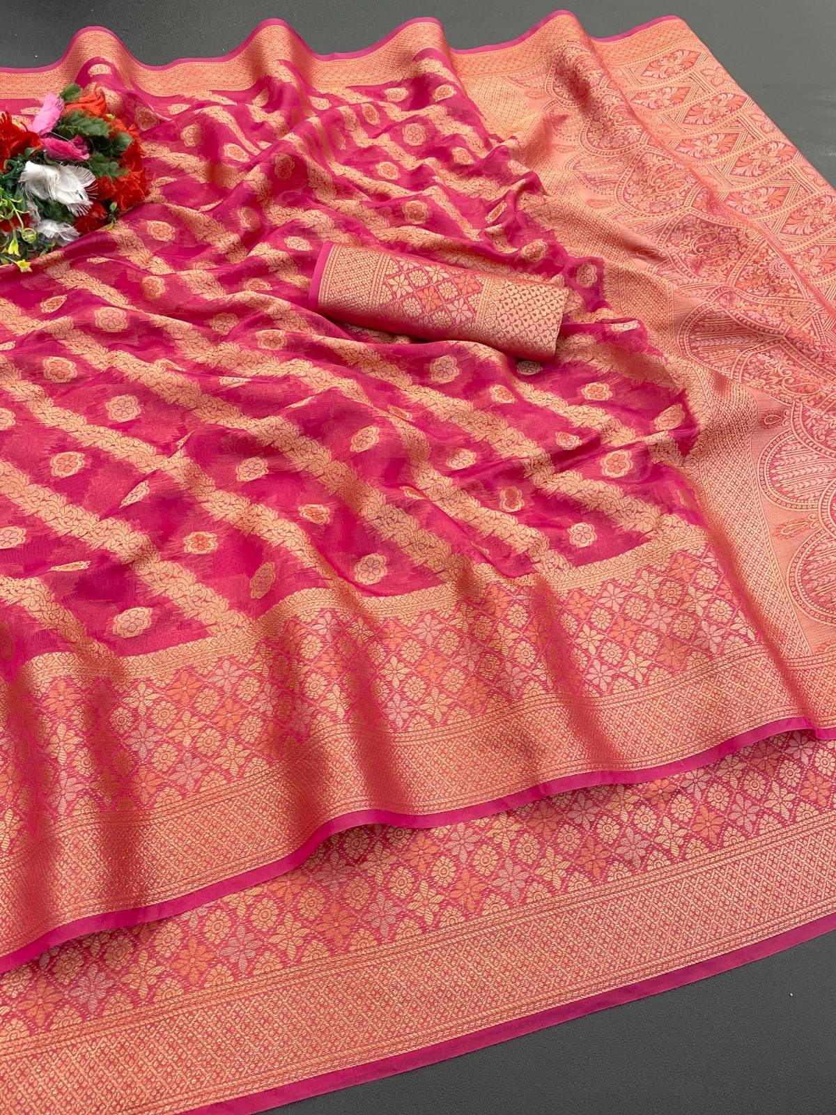     			A TO Z CART Organza Printed Regular Saree With Unstitched Blouse Piece ( Pink )