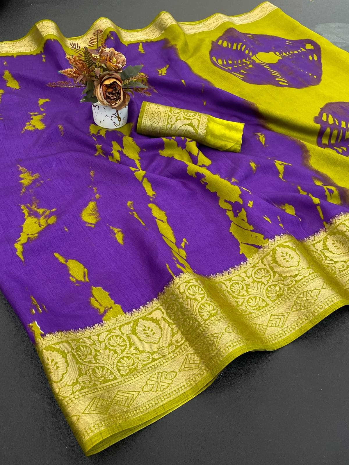Apnisha Art Silk Printed Regular Saree With Unstitched Blouse Piece ( Purple ) Apnisha Art Silk Printed Regular Saree With Unstitched Blouse Piece ( Purple )