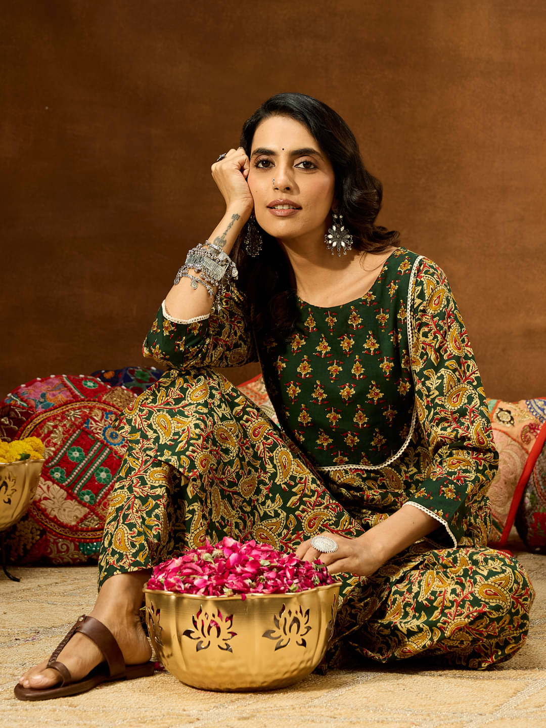     			Janasya Women Cotton Printed Straight Kurti With Pants ( Green )