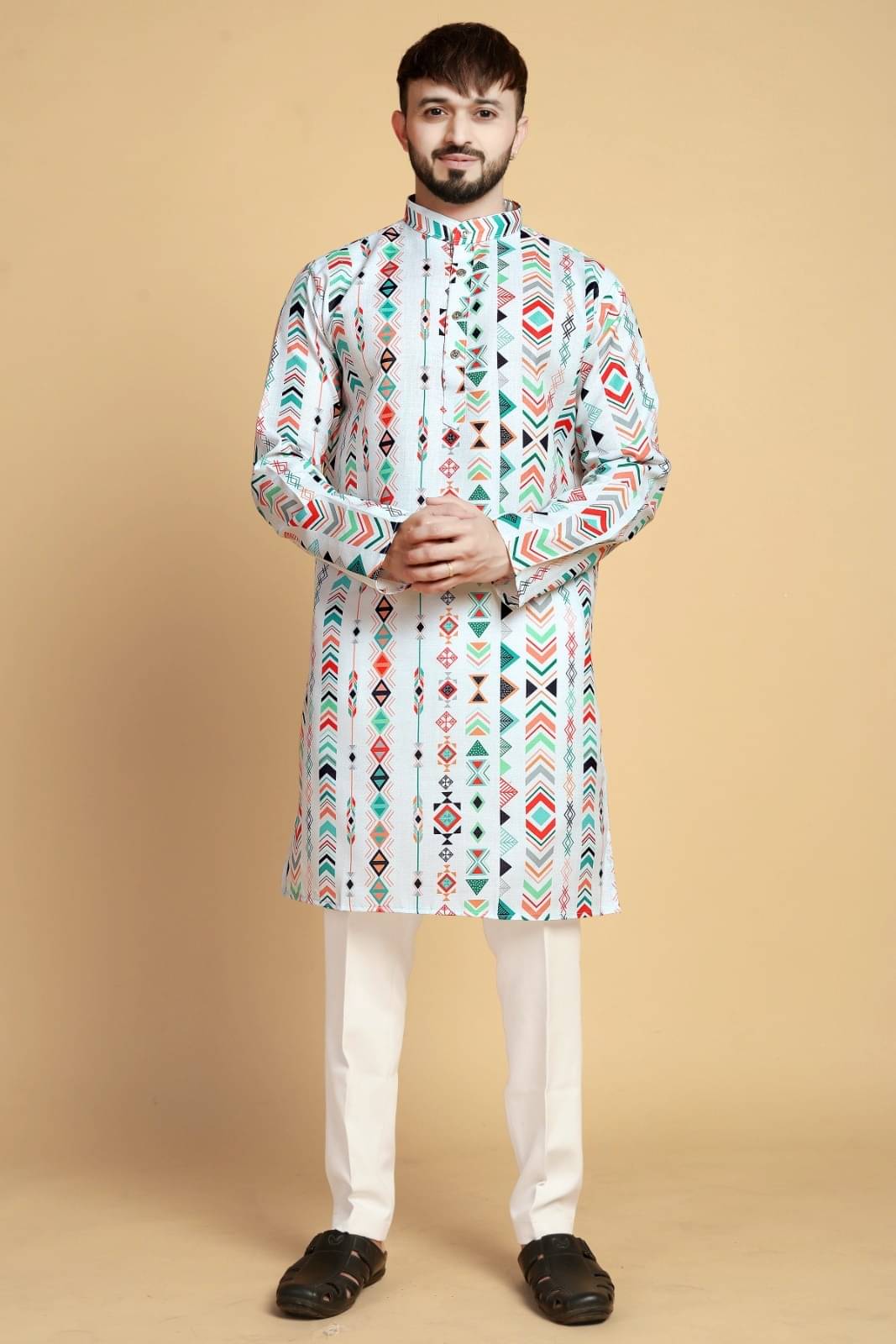     			SPARSH ETHNICS Off-White Cotton Blend Men's Regular Kurta ( Pack of 1 )