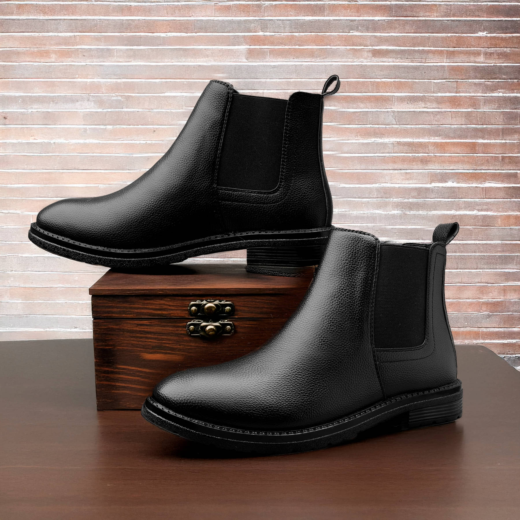     			TR Black Men's Casual Boots