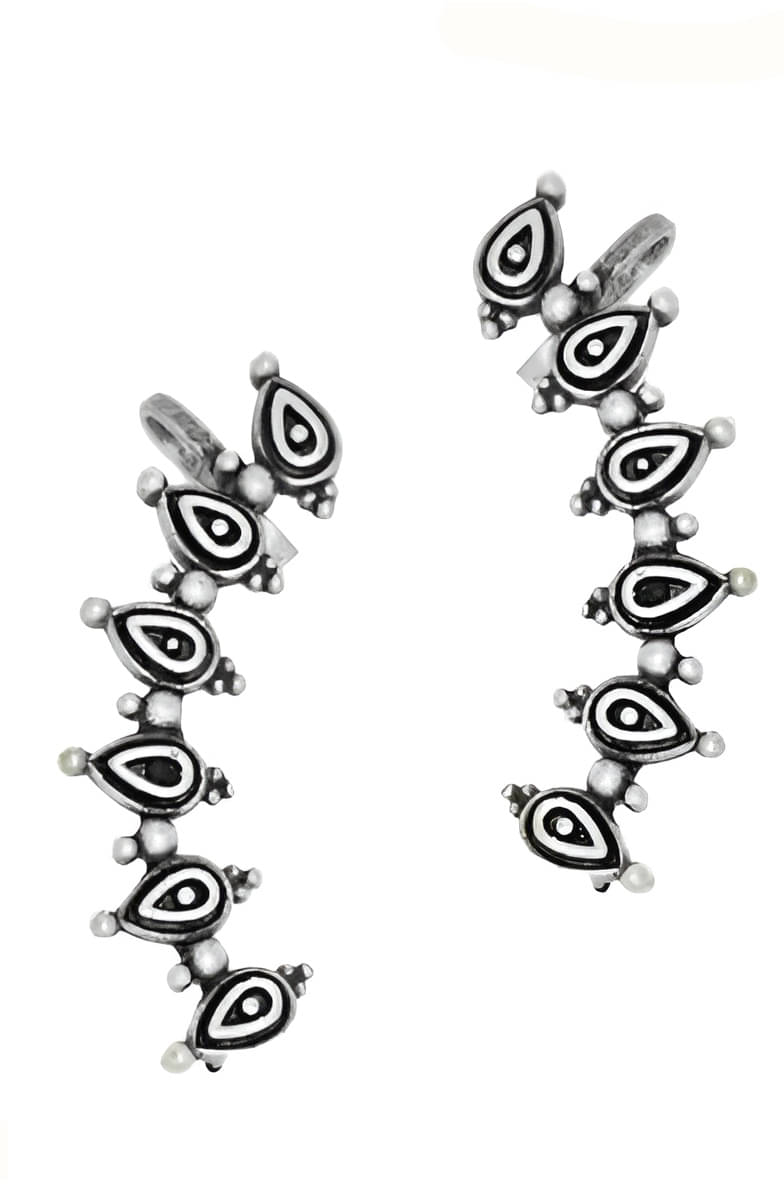     			GENERIC av Silver EarCuff Earrings ( Pack of 1 )