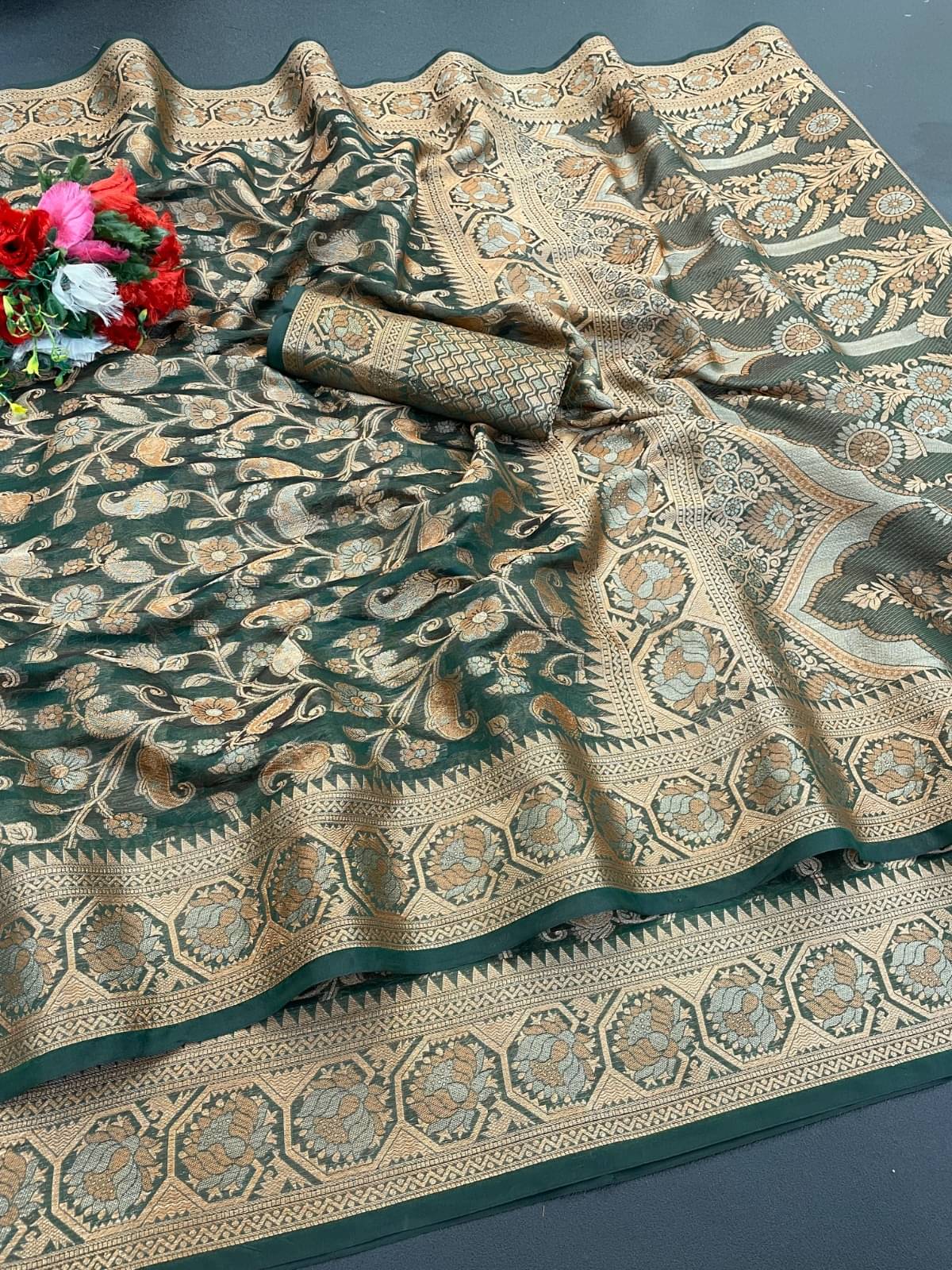     			SATVASHIV Organza Printed Regular Saree With Unstitched Blouse Piece ( Green )